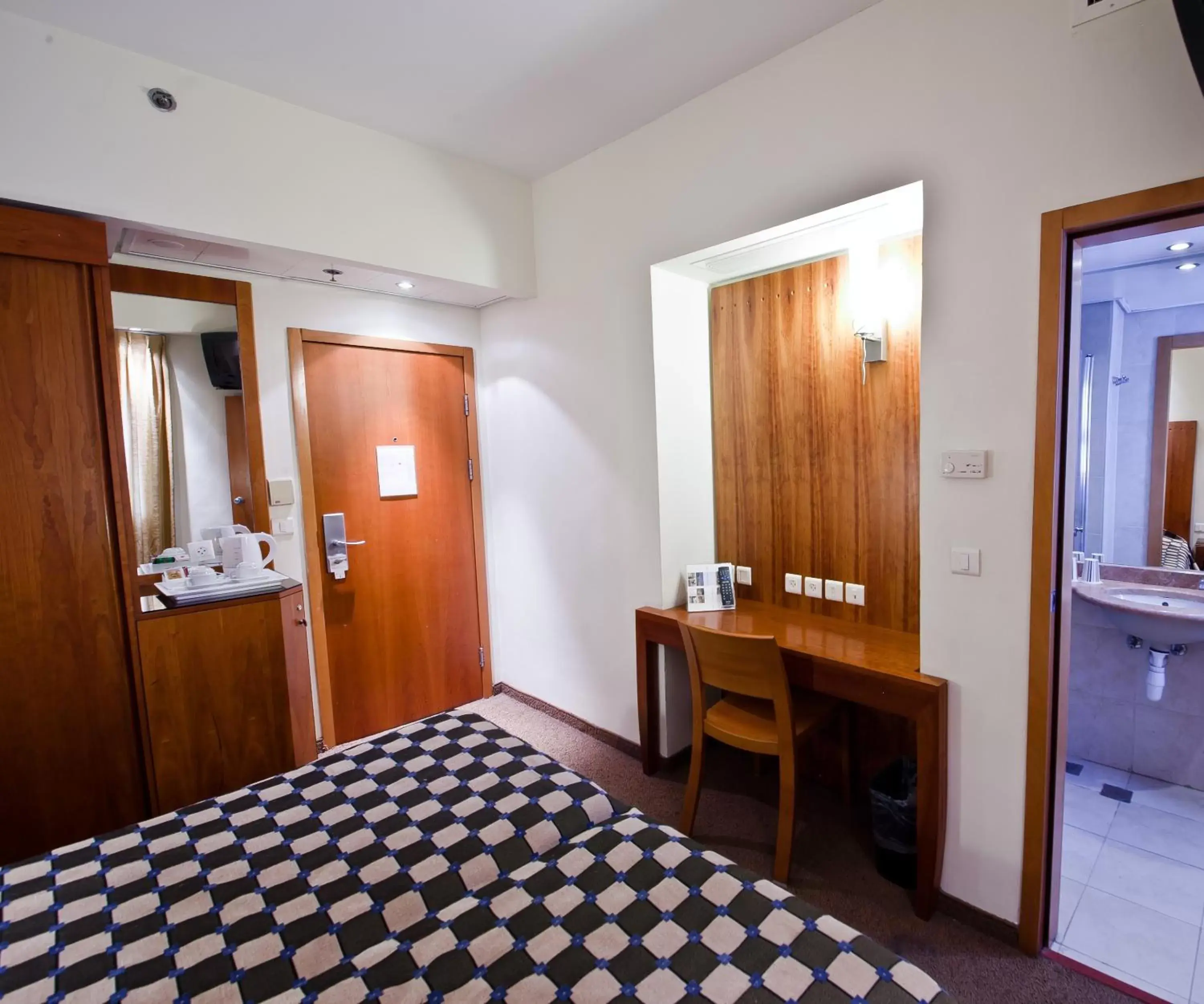 Triple Room in SeaNet Hotel By AFI Hotels Triple Room in SeaNet Hotel By AFI Hotels