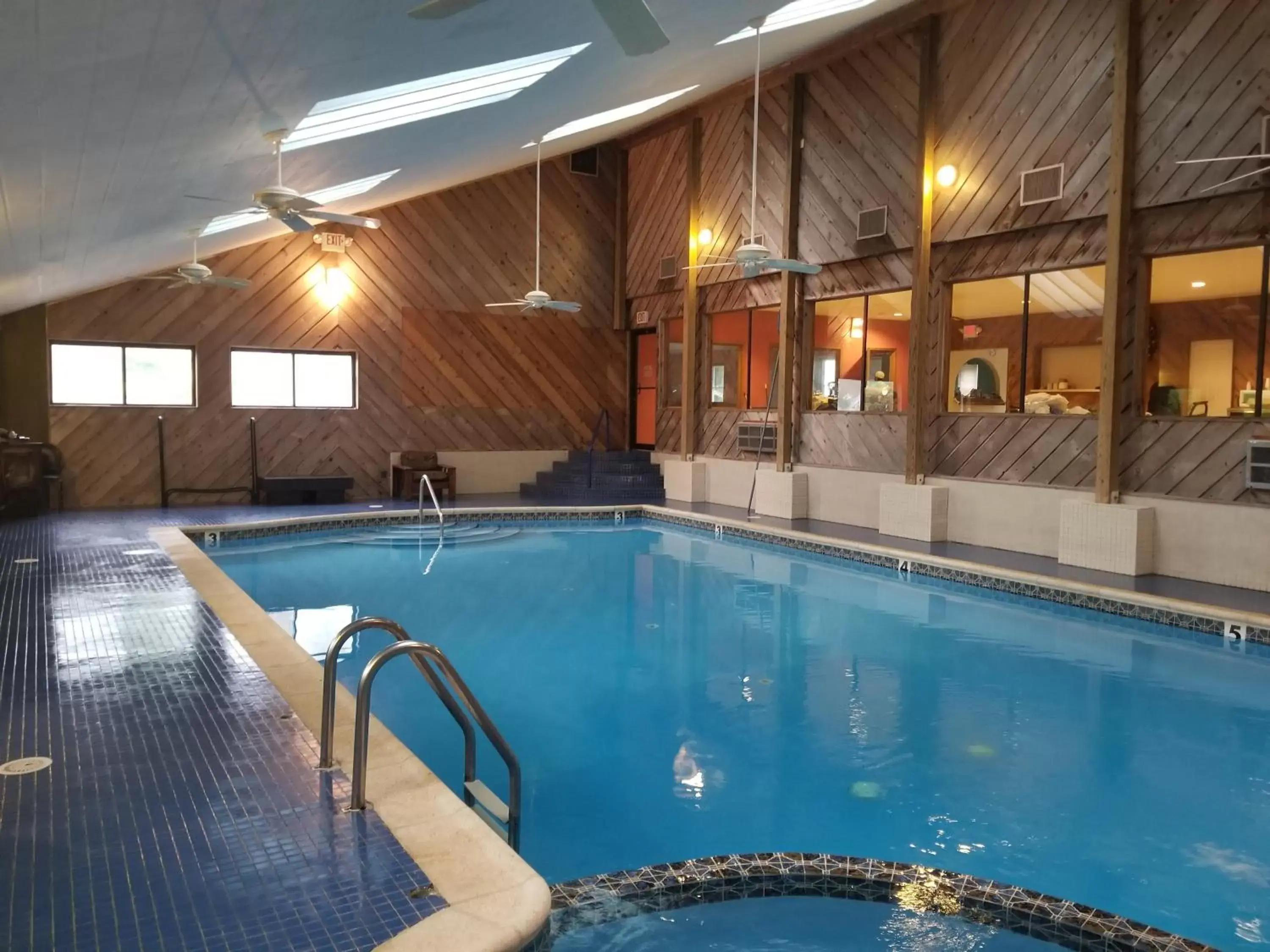 Swimming Pool in Glenwood Inn & Conference Center