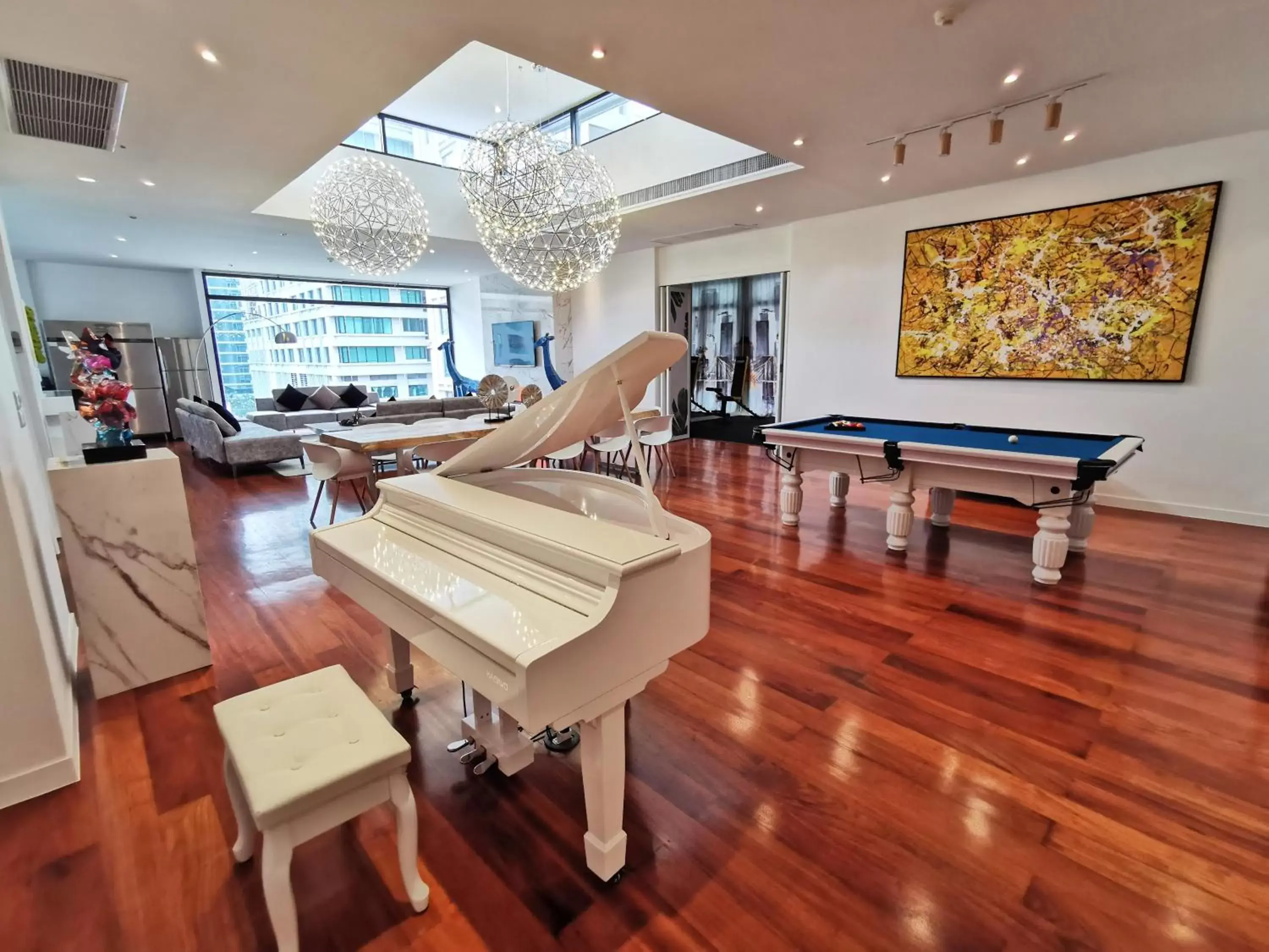 Living room, Billiards in Benviar Tonson Residence