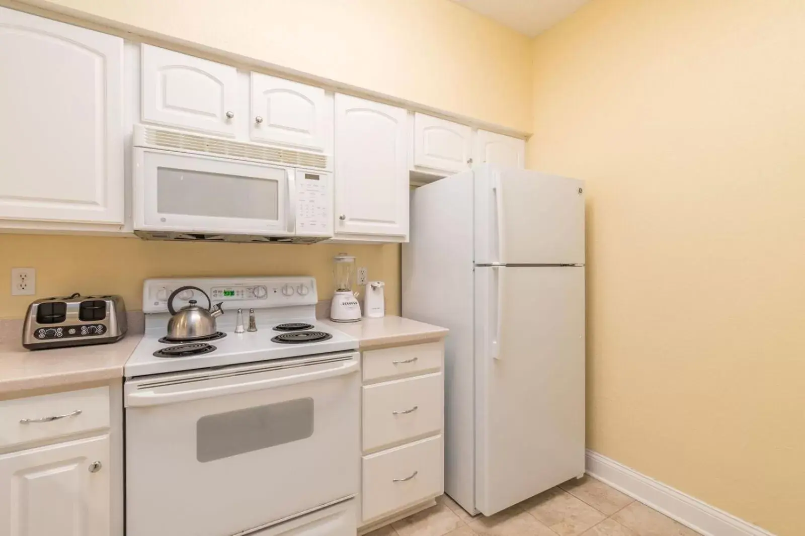 Kitchen or kitchenette, Kitchen/Kitchenette in Coral Sands Resort by Palmera