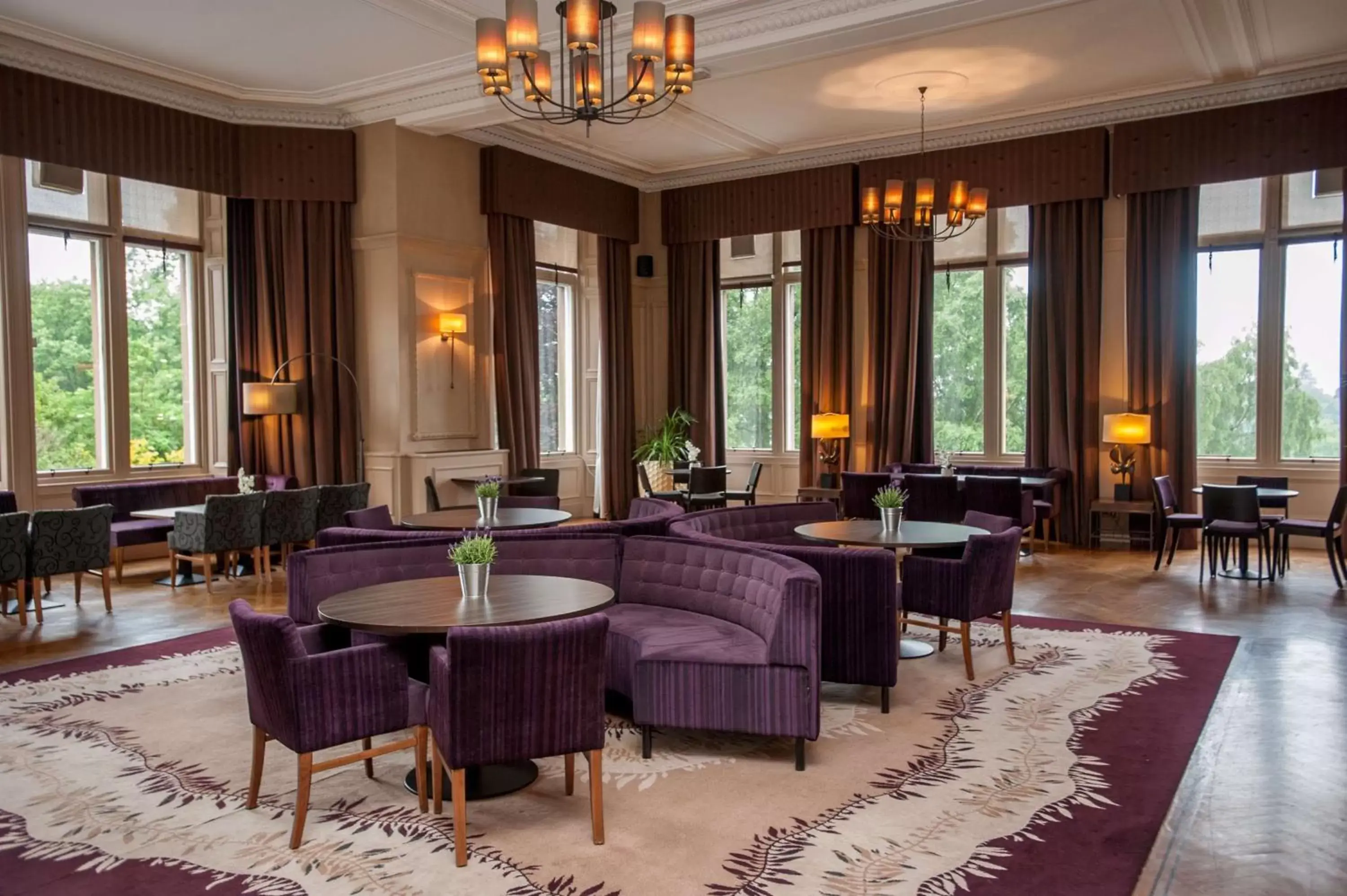 Lobby or reception, Restaurant/Places to Eat in DoubleTree by Hilton Dunblane Hydro Hotel