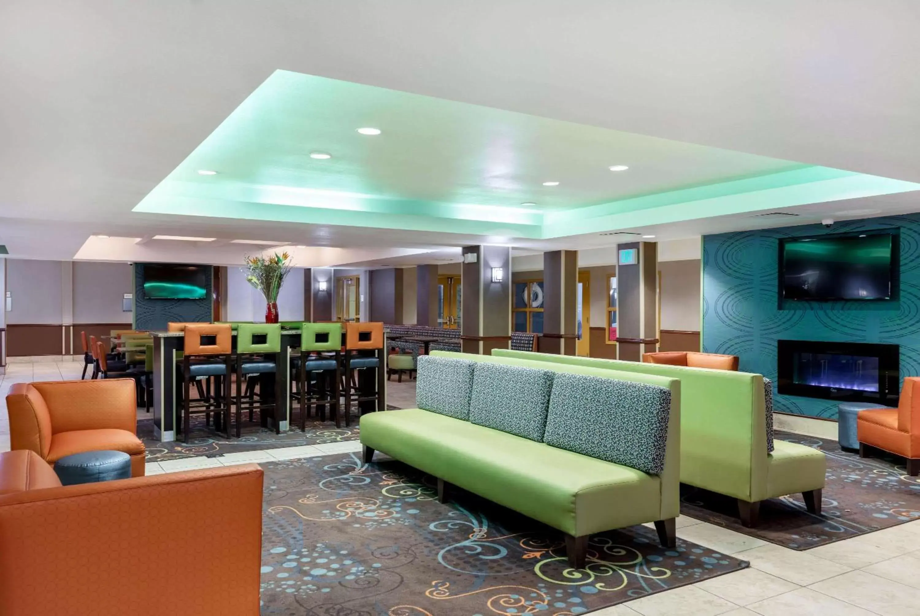 Lobby or reception, Lobby/Reception in La Quinta by Wyndham Olathe