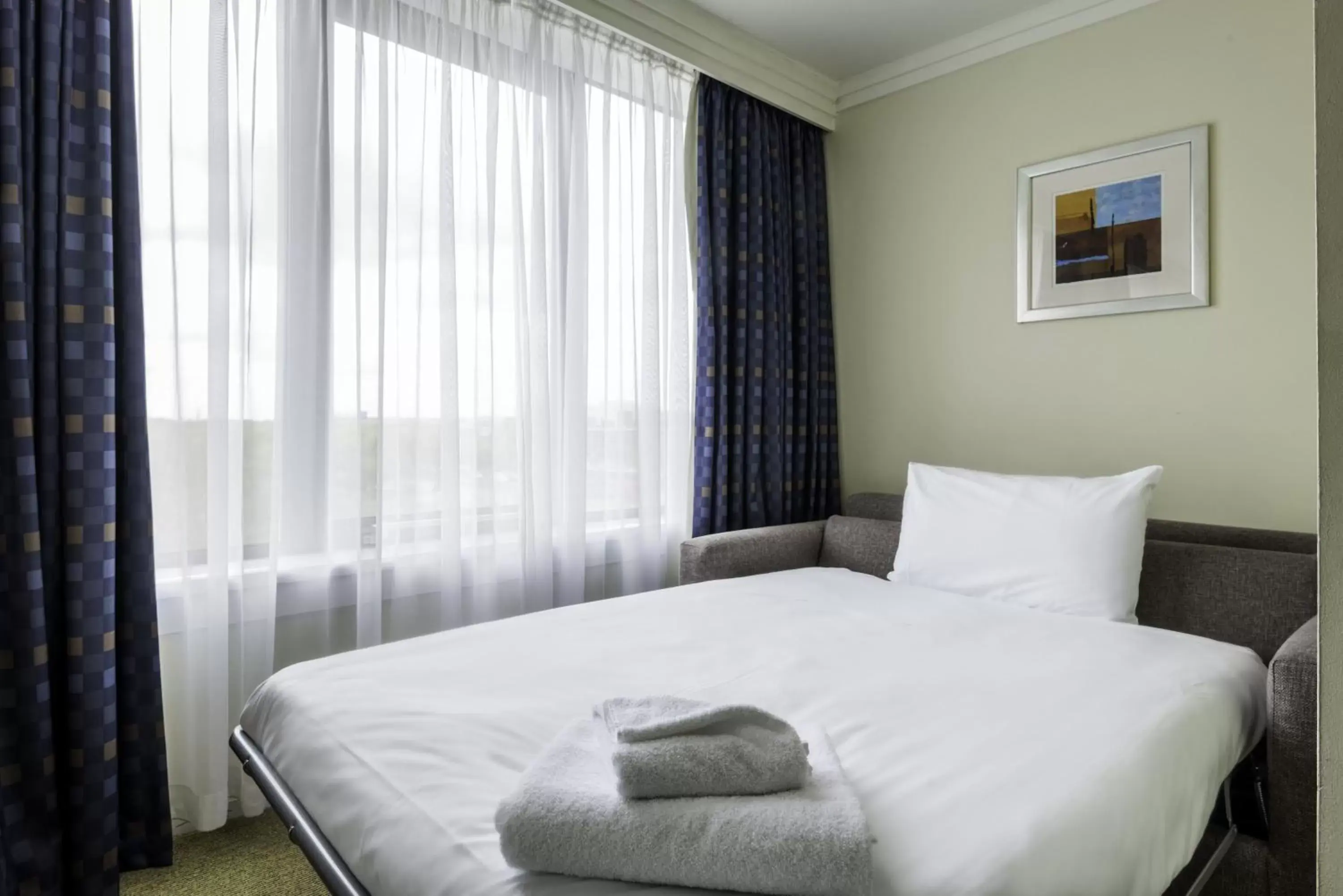 Photo of the whole room, Bed in Holiday Inn Milton Keynes Central, an IHG Hotel