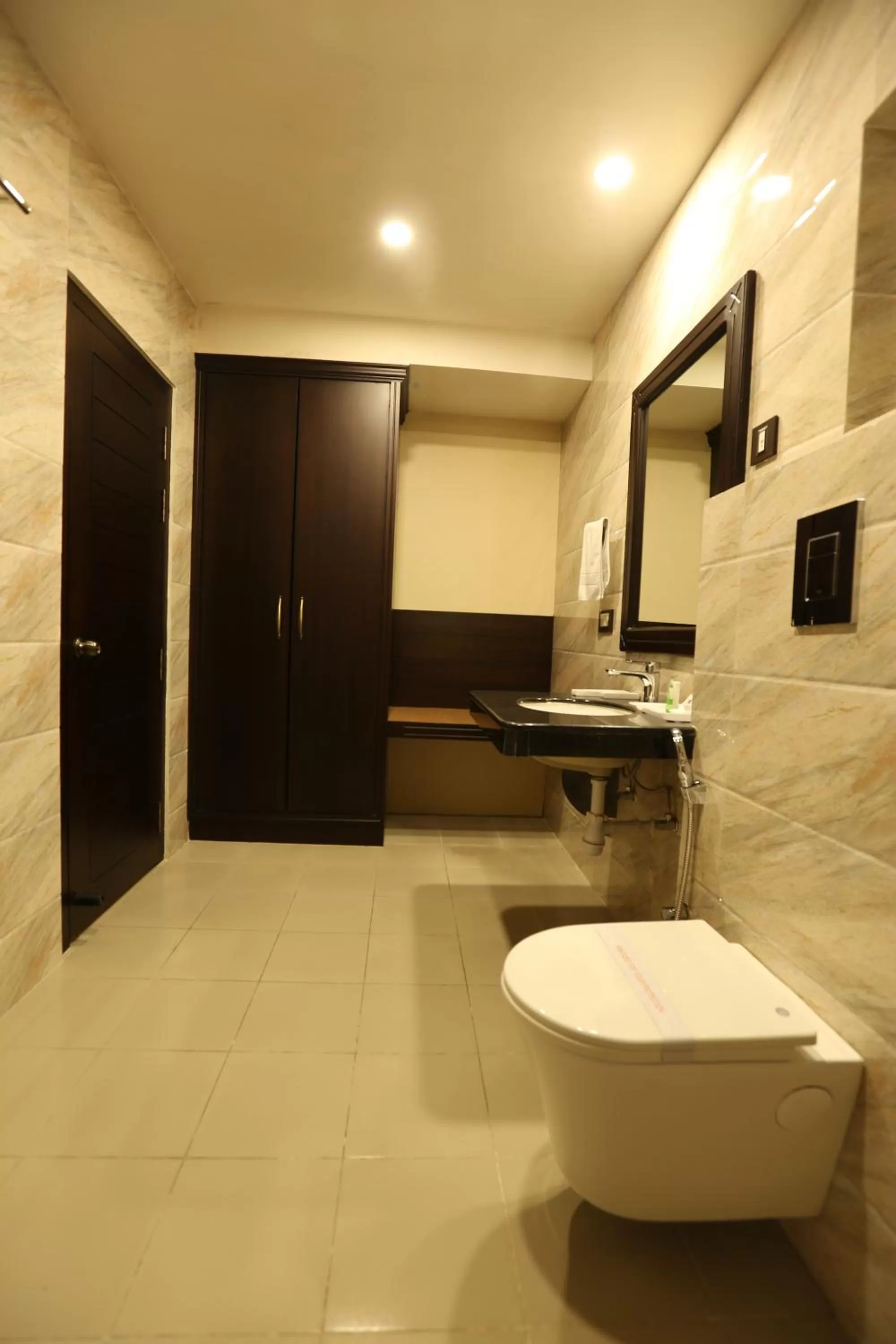 Bathroom in Hotel Atithi