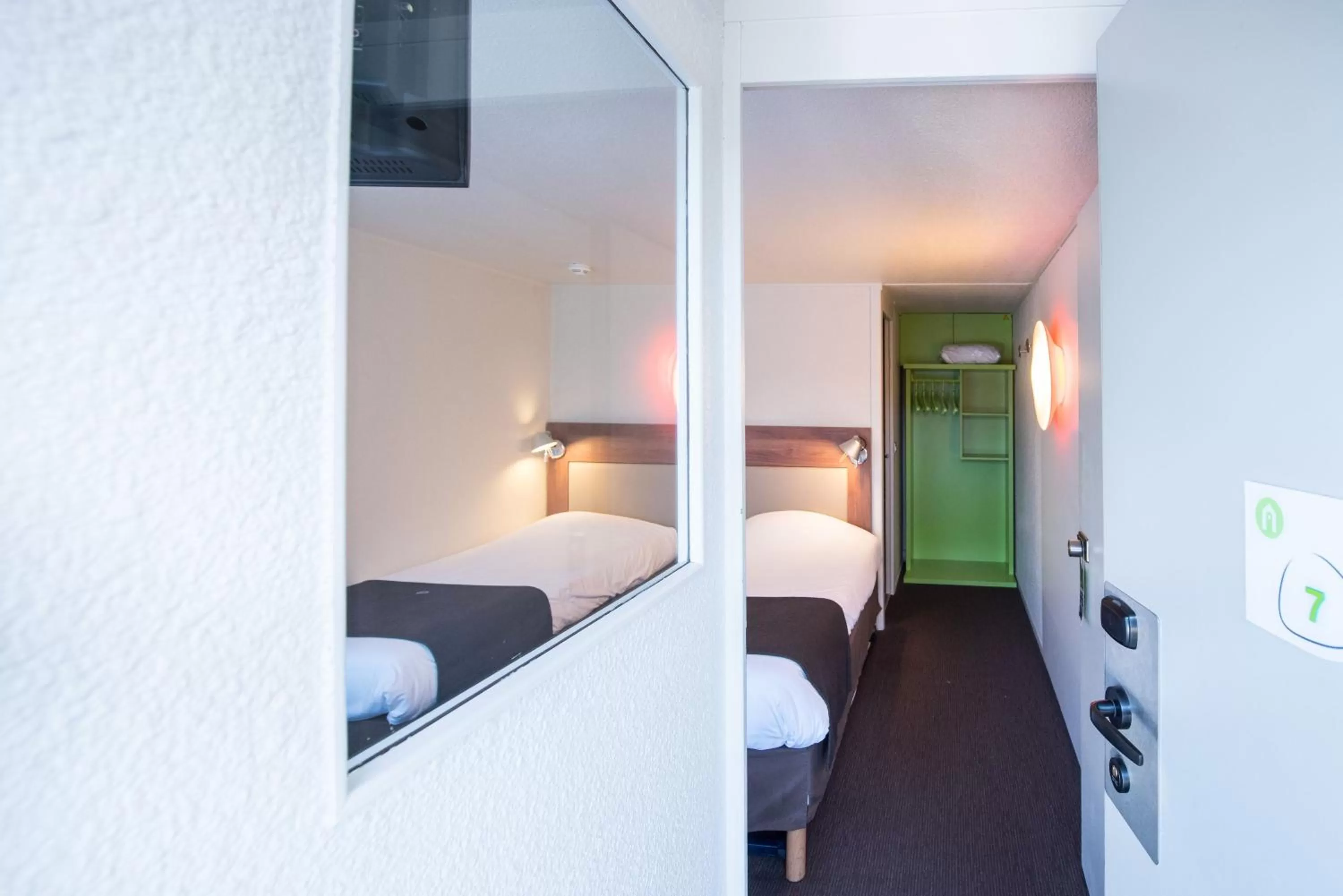 Photo of the whole room, Bed in Campanile Nantes ~ Rezé Aéroport