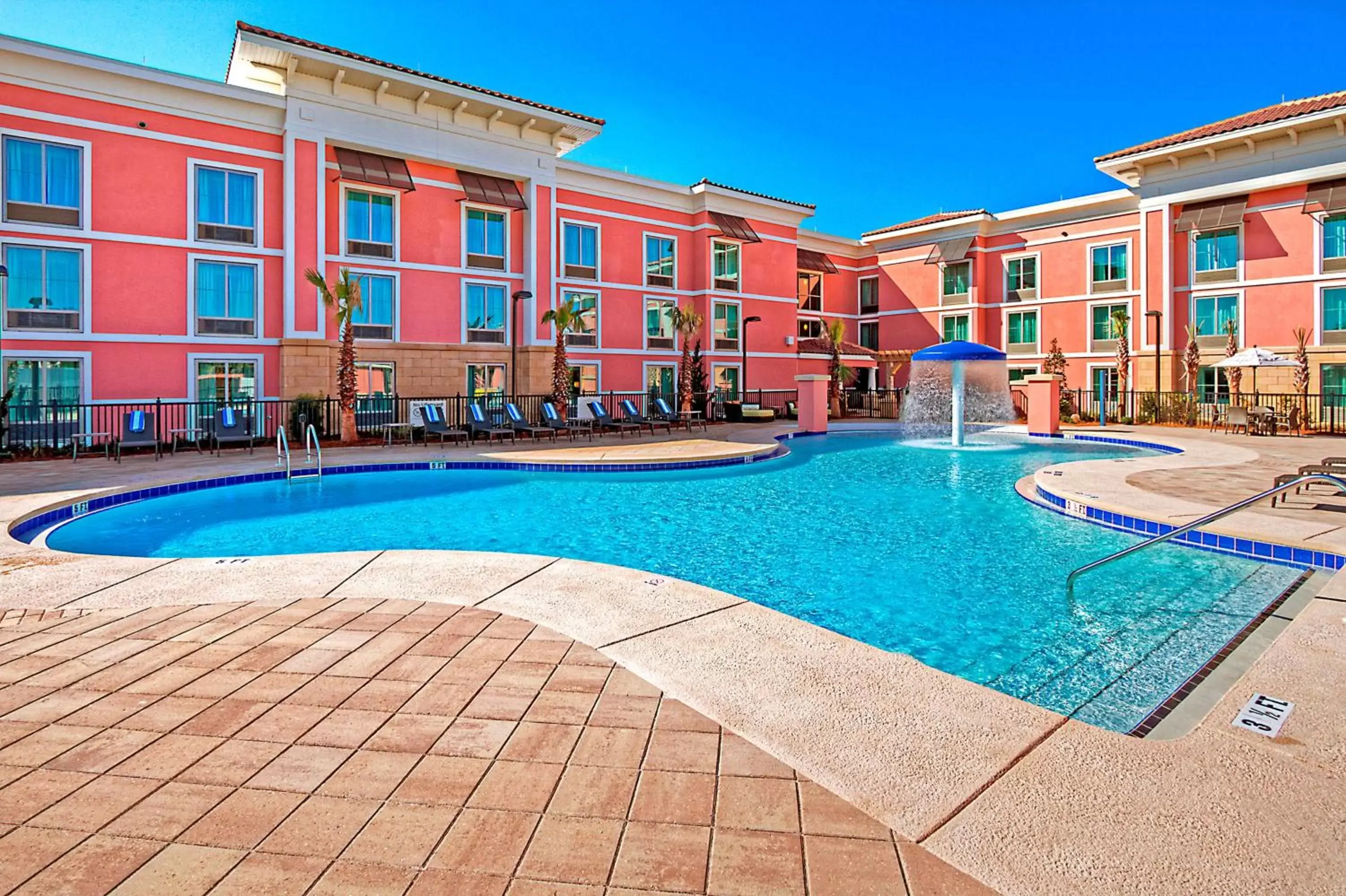 Pool view, Swimming Pool in Hampton Inn & Suites Destin