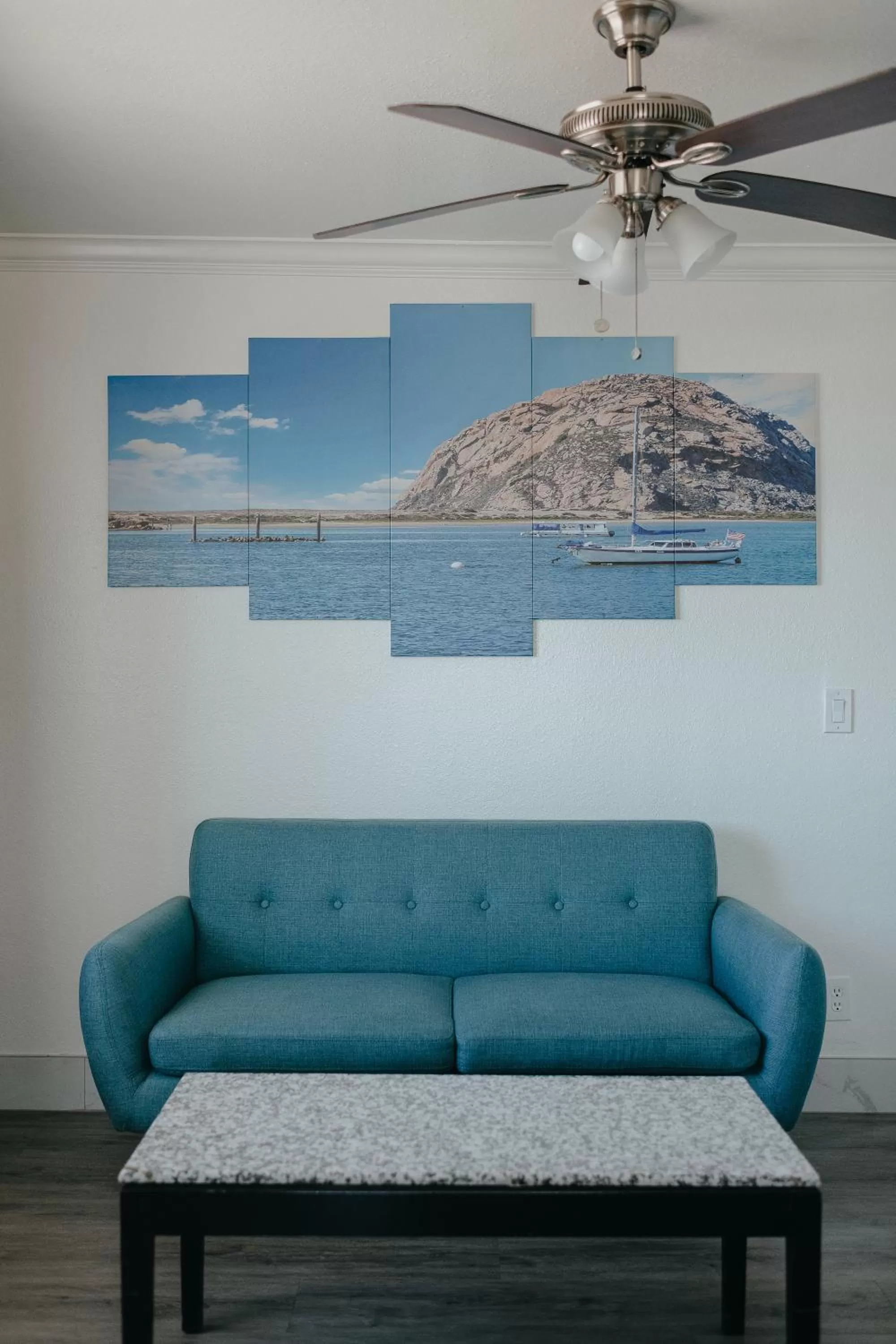 Living room in Sea Air Inn & Suites - Downtown - Restaurant Row