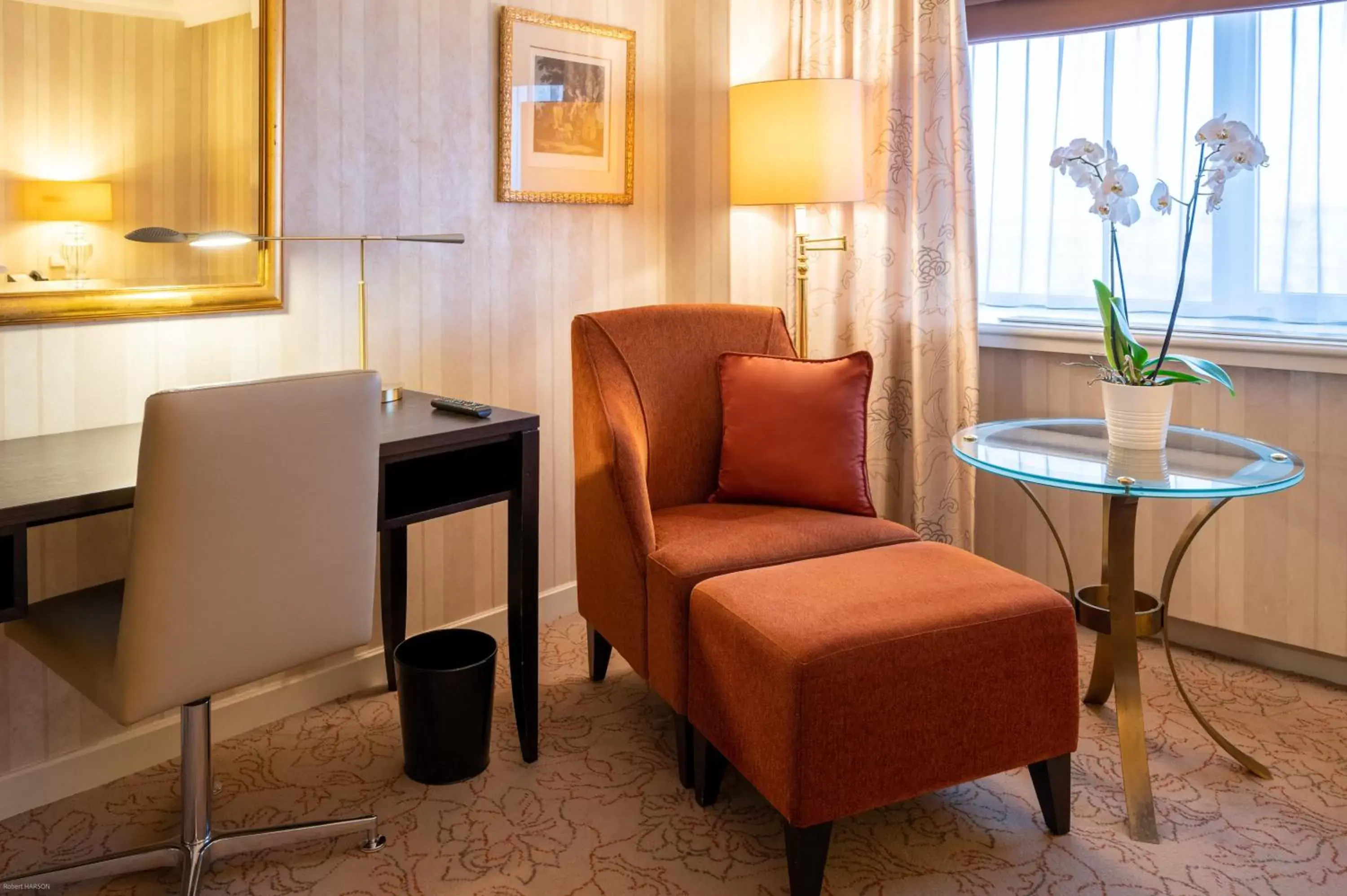 Photo of the whole room, Seating Area in InterContinental Wien, an IHG Hotel