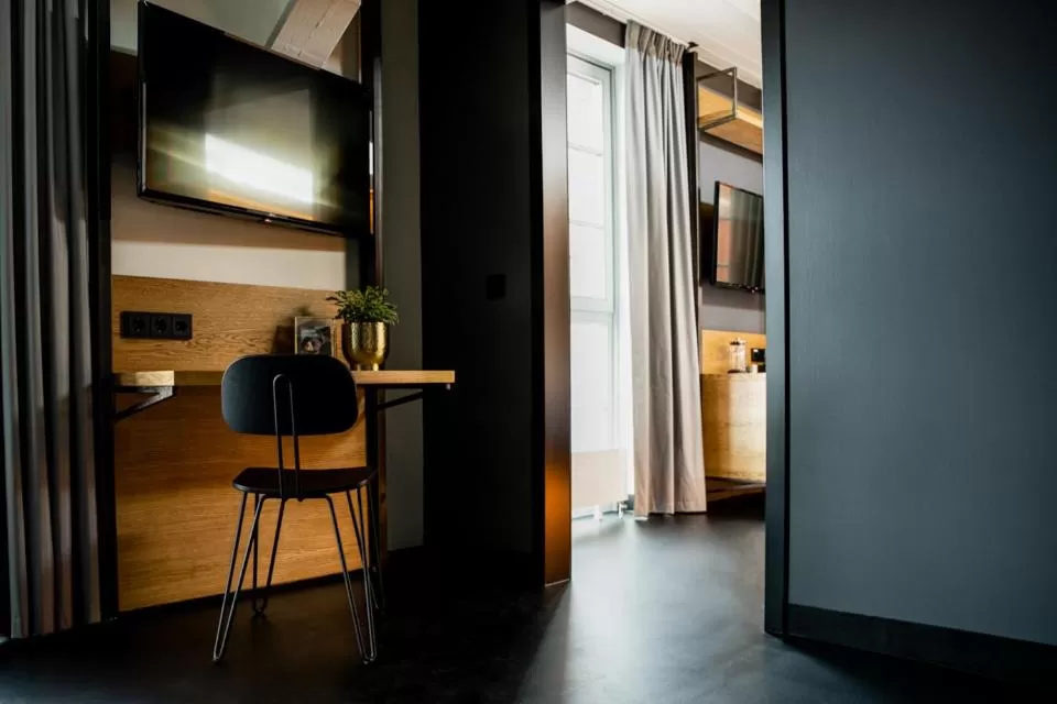 TV and multimedia in GINN Hotel Hamburg Elbspeicher