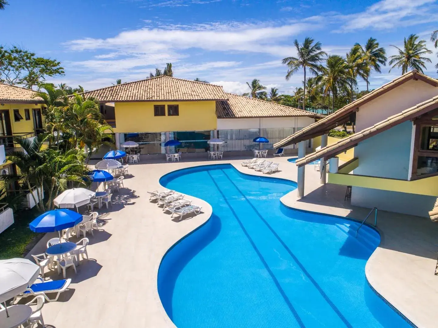 Swimming Pool in Sunshine Praia Hotel