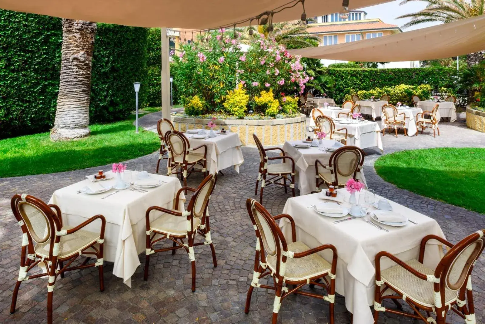 Restaurant/places to eat in Grand Hotel Continental Restaurant/places to eat in Grand Hotel Continental