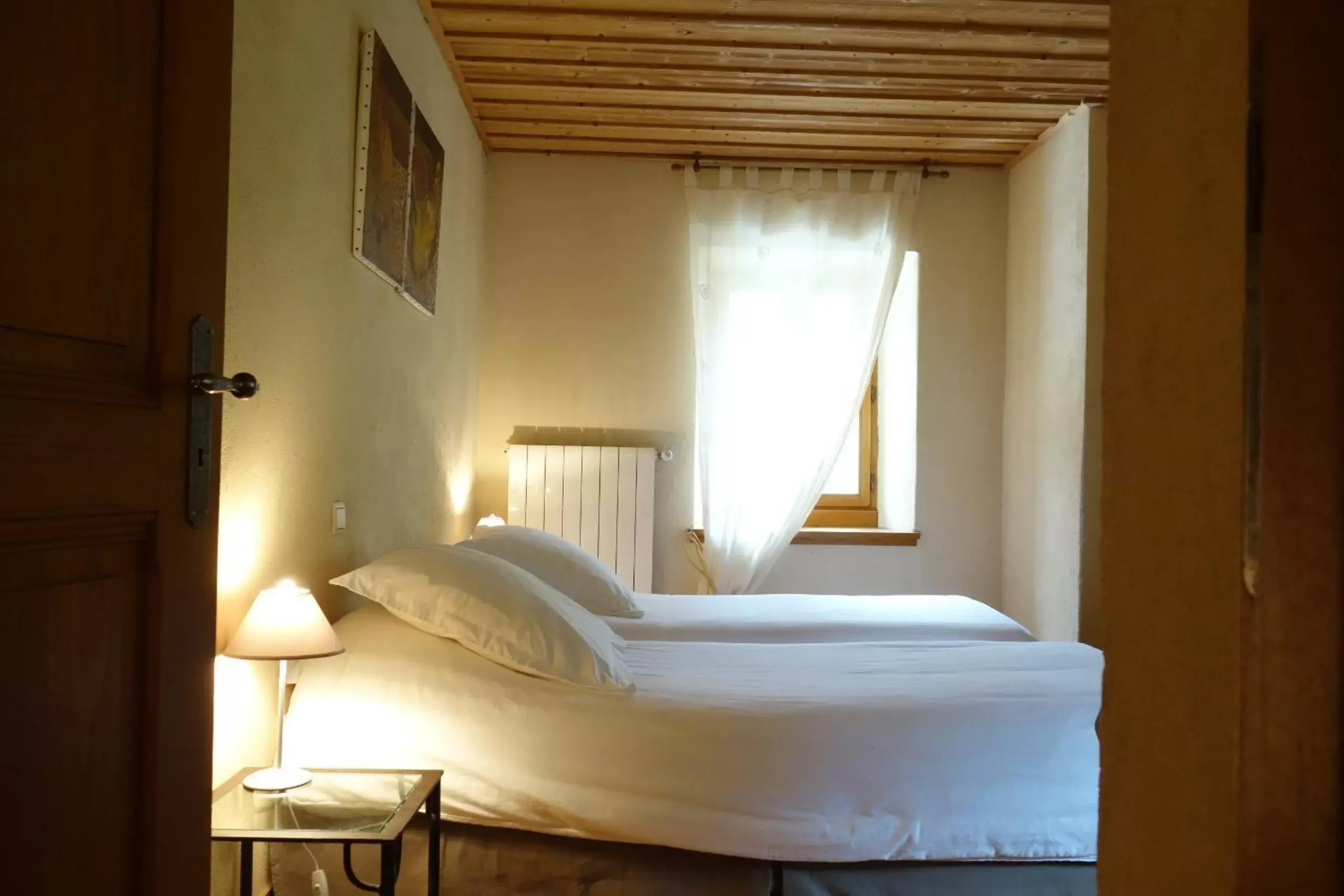 Bedroom, Bed in La Vallombreuse