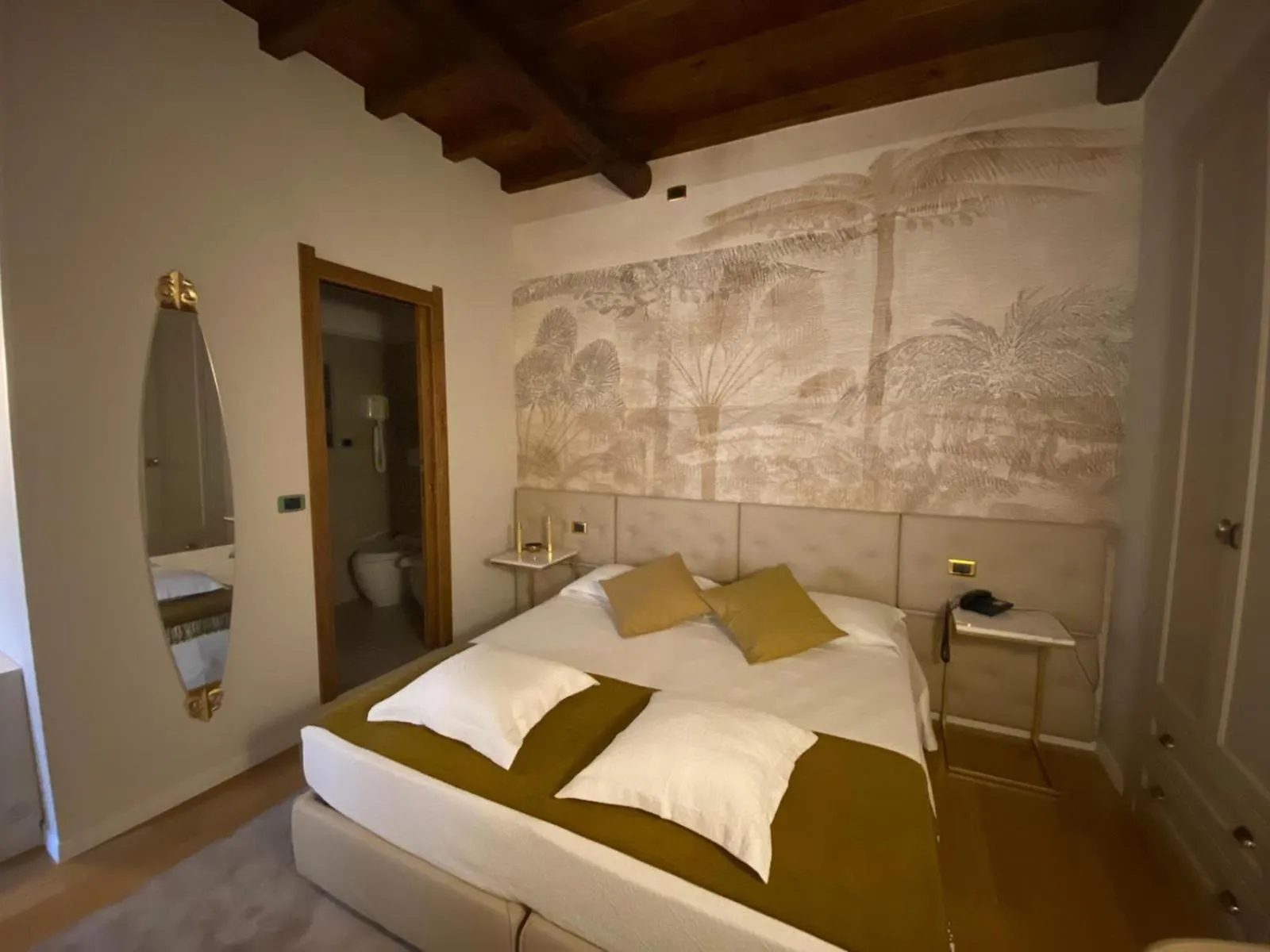 Bed in Condotti Rooms