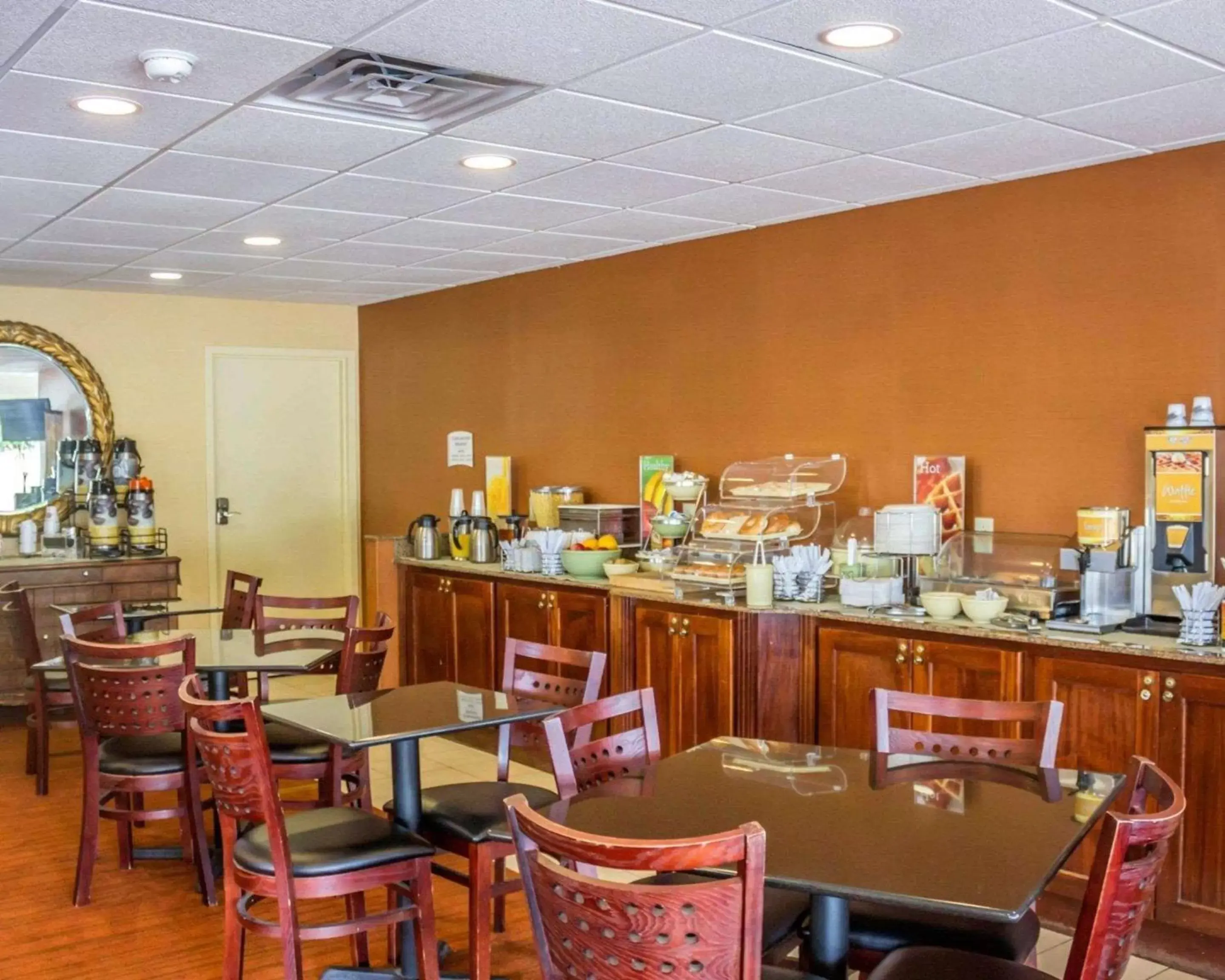 Restaurant/places to eat in Quality Inn Waterbury East Restaurant/places to eat in Quality Inn Waterbury East