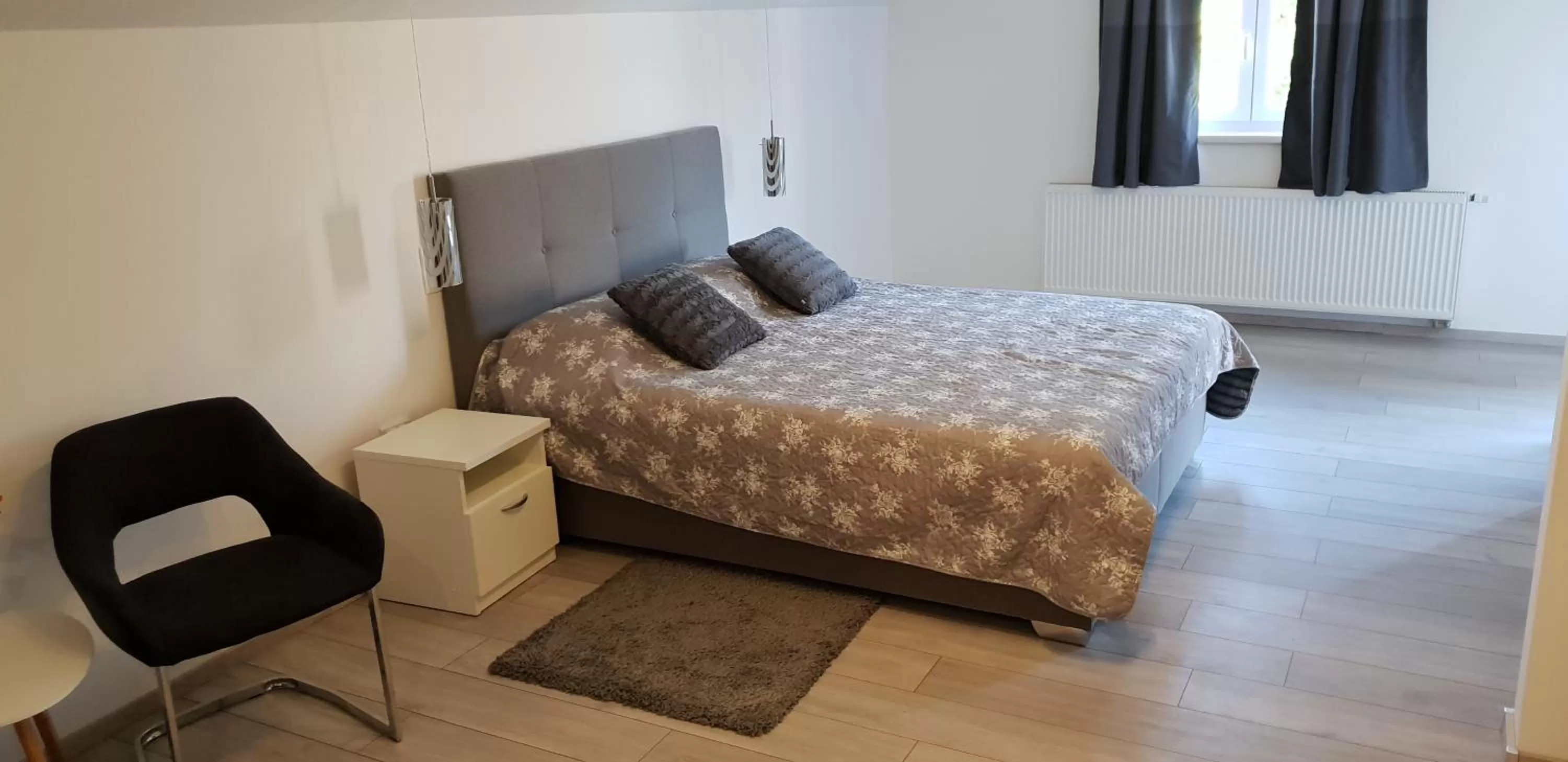 Bed in KE-TO Zagreb Airport Rooms