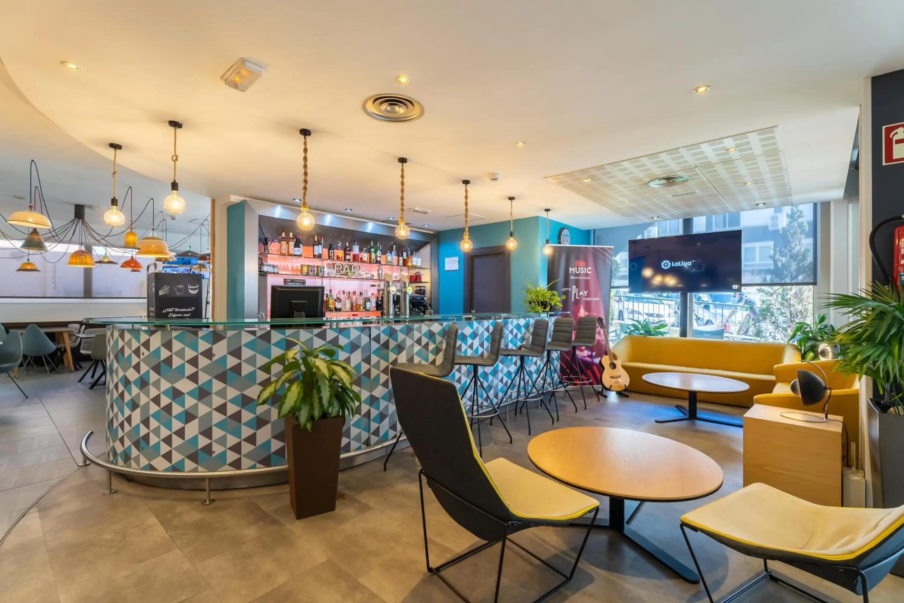 Restaurant/places to eat, Lounge/Bar in Ibis Madrid Calle Alcala