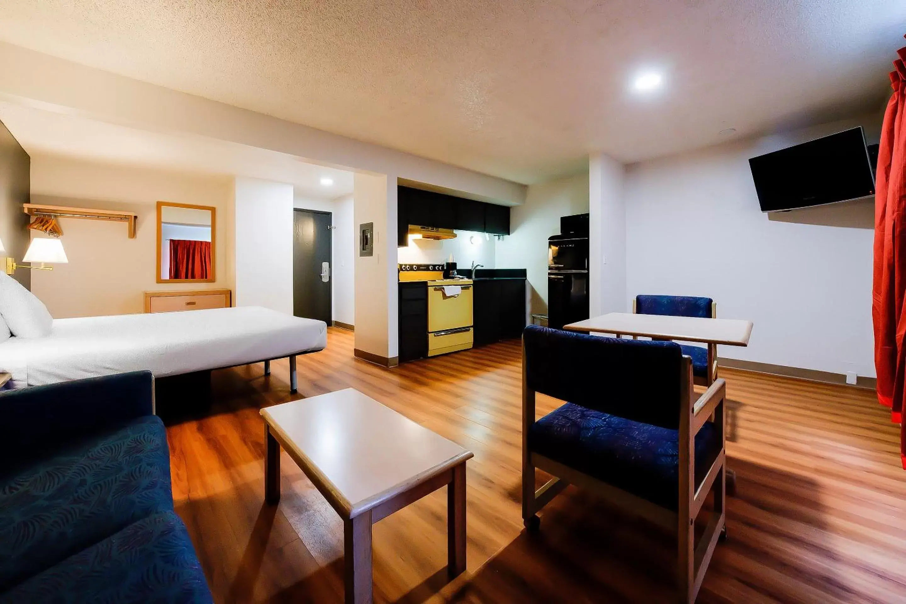 Bedroom, Seating Area in OYO Hotel Hermiston OR, Downtown