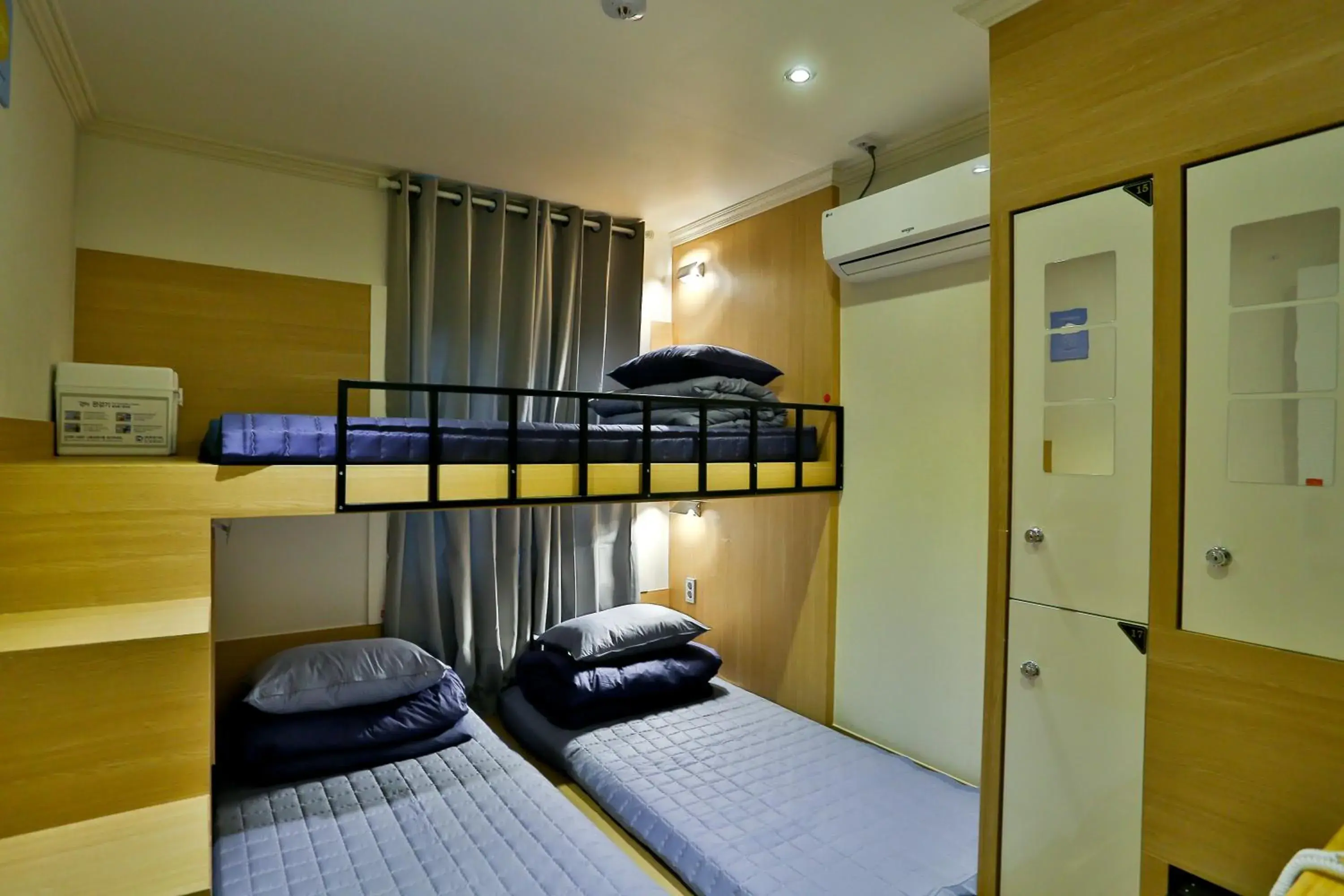 Bedroom, Bunk Bed in EZSTAY - Nampo