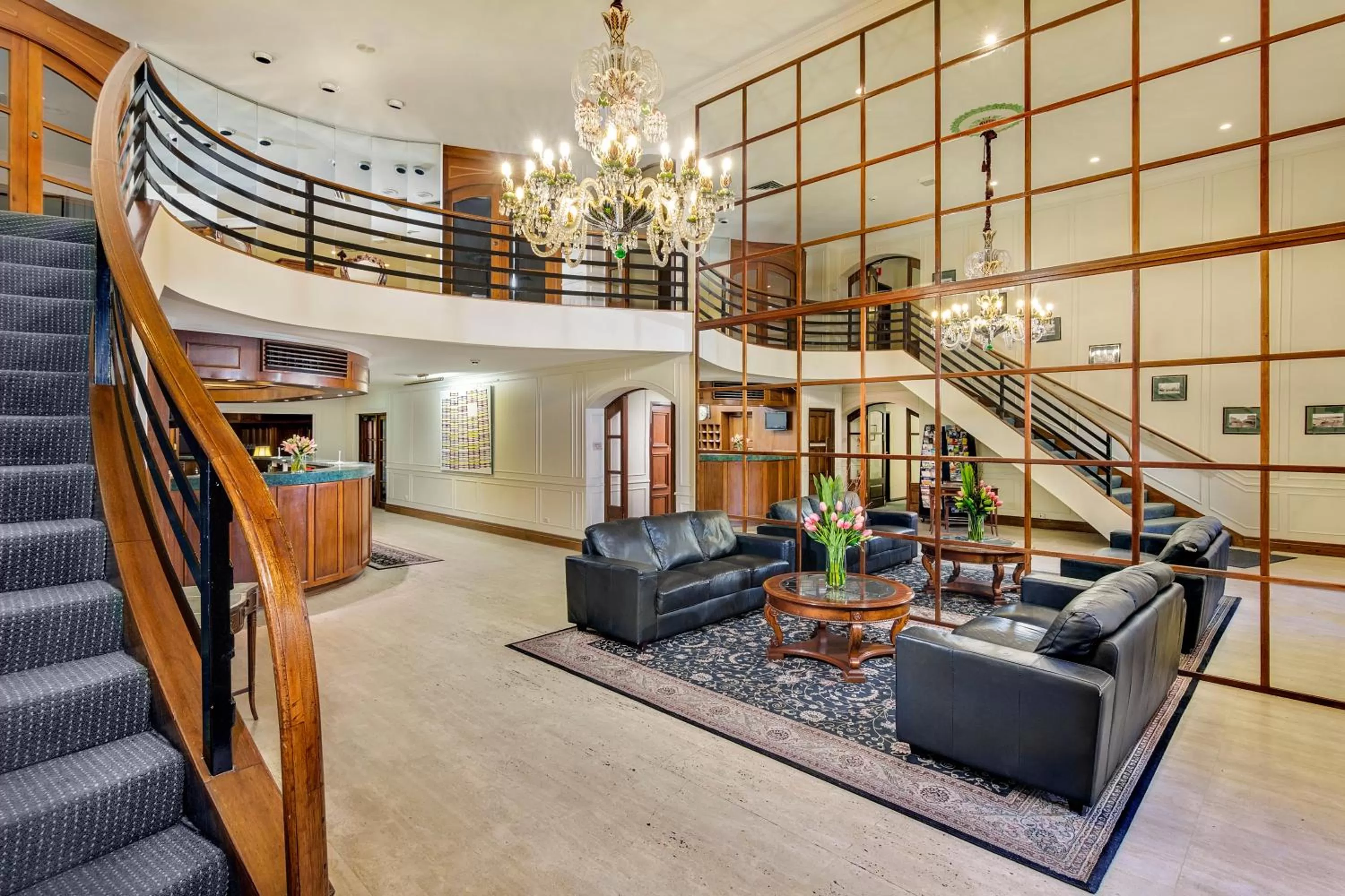 Lobby or reception in Adelaide Inn