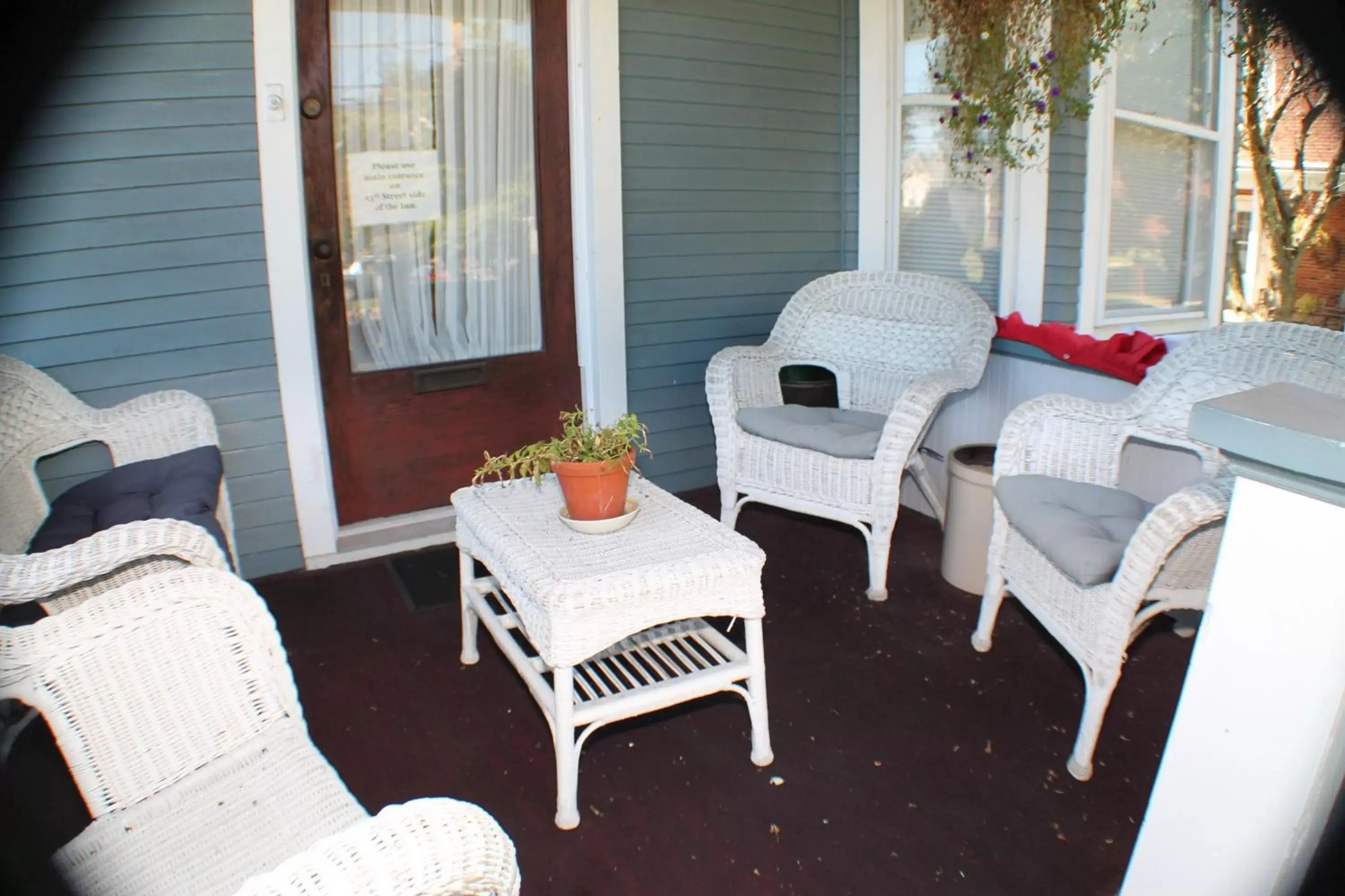 Balcony/Terrace, Seating Area in The White Birch Inn