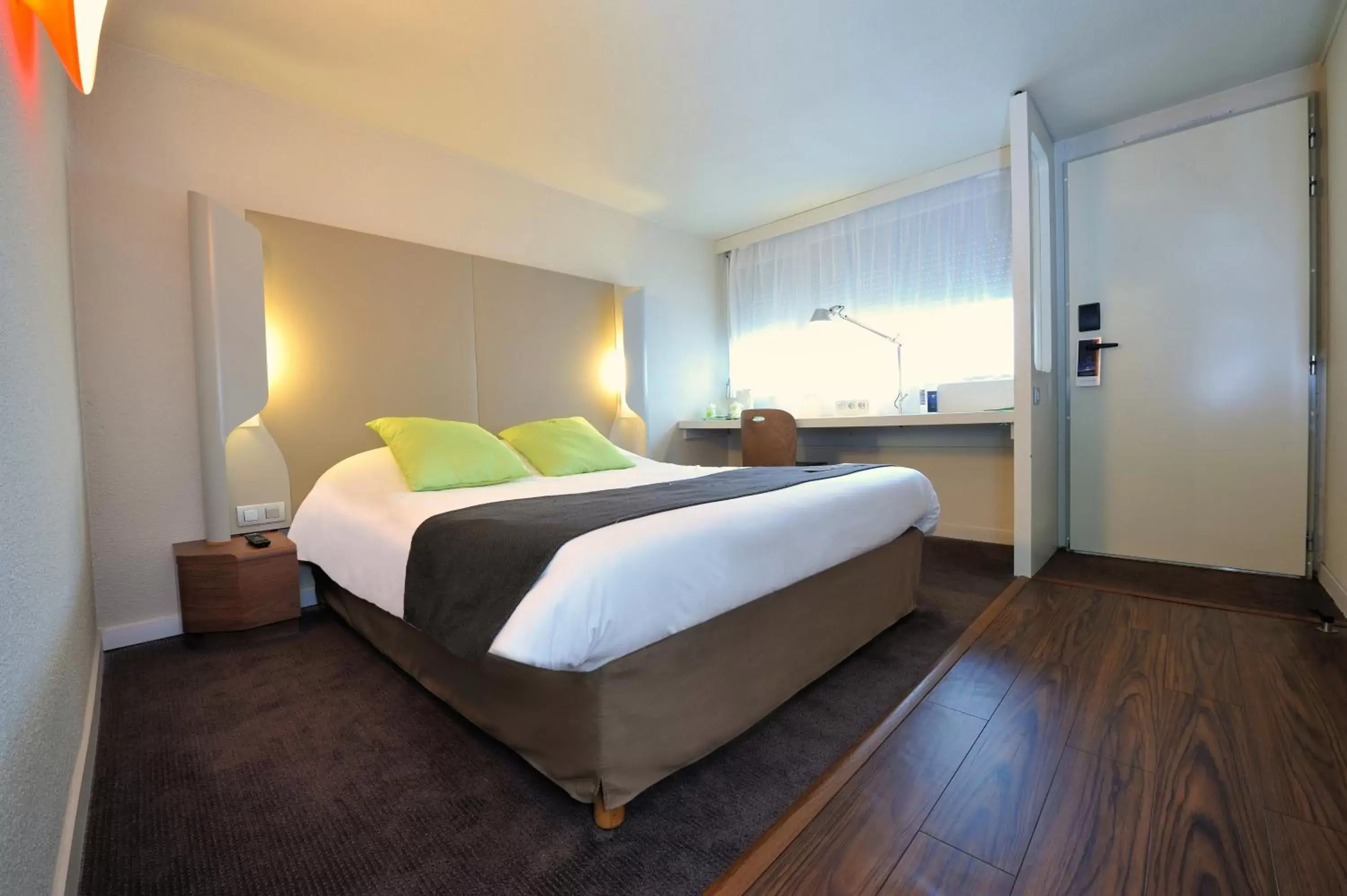 Photo of the whole room, Bed in Campanile Lyon Est Aéroport Saint Exupery