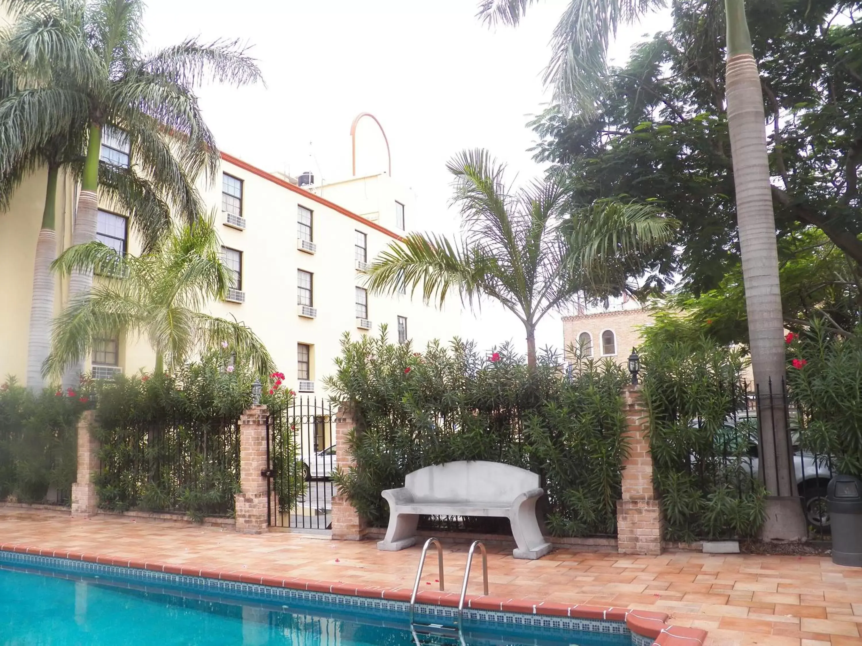 Garden, Swimming Pool in Best Western Hotel Plaza Matamoros