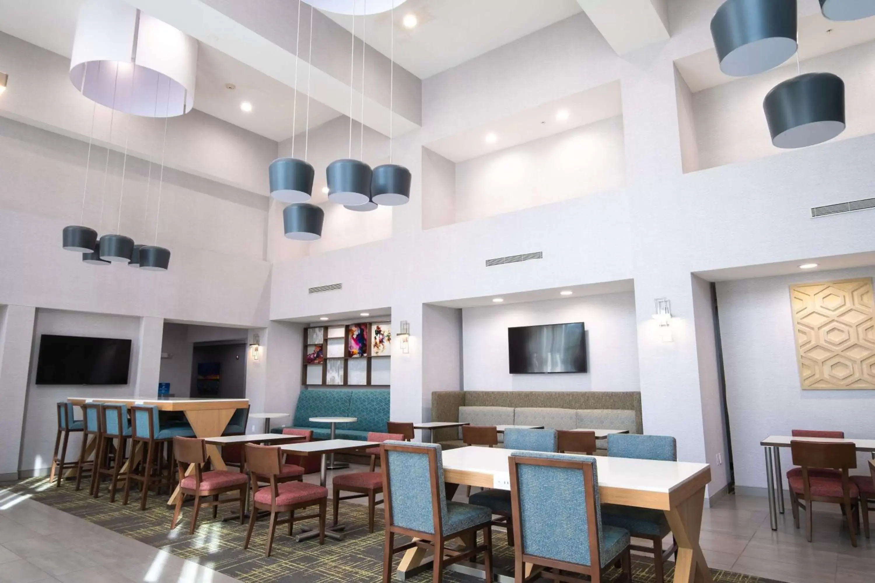 Breakfast, Restaurant/Places to Eat in Hampton Inn and Suites Dallas/Lewisville-Vista Ridge Mall