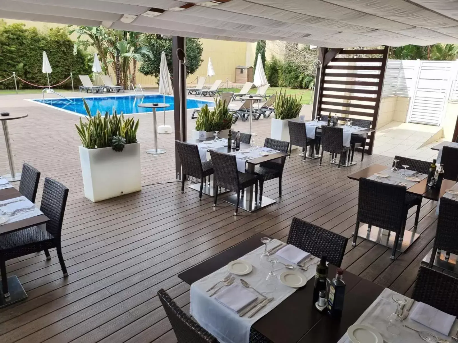 Patio, Restaurant/Places to Eat in Hotel & Spa Villa Olimpica Suites