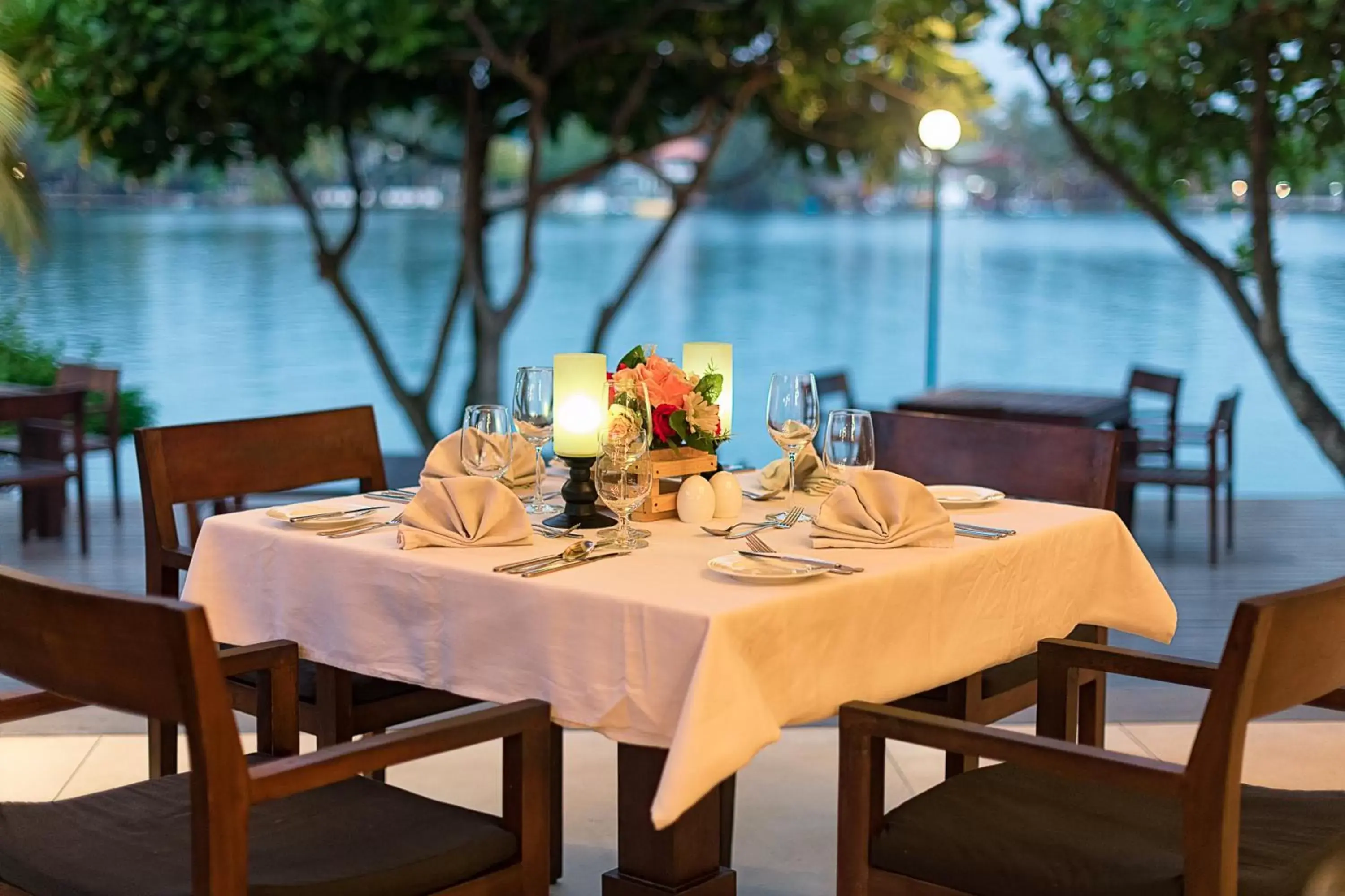 Restaurant/Places to Eat in Centara Ceysands Resort & Spa Sri Lanka