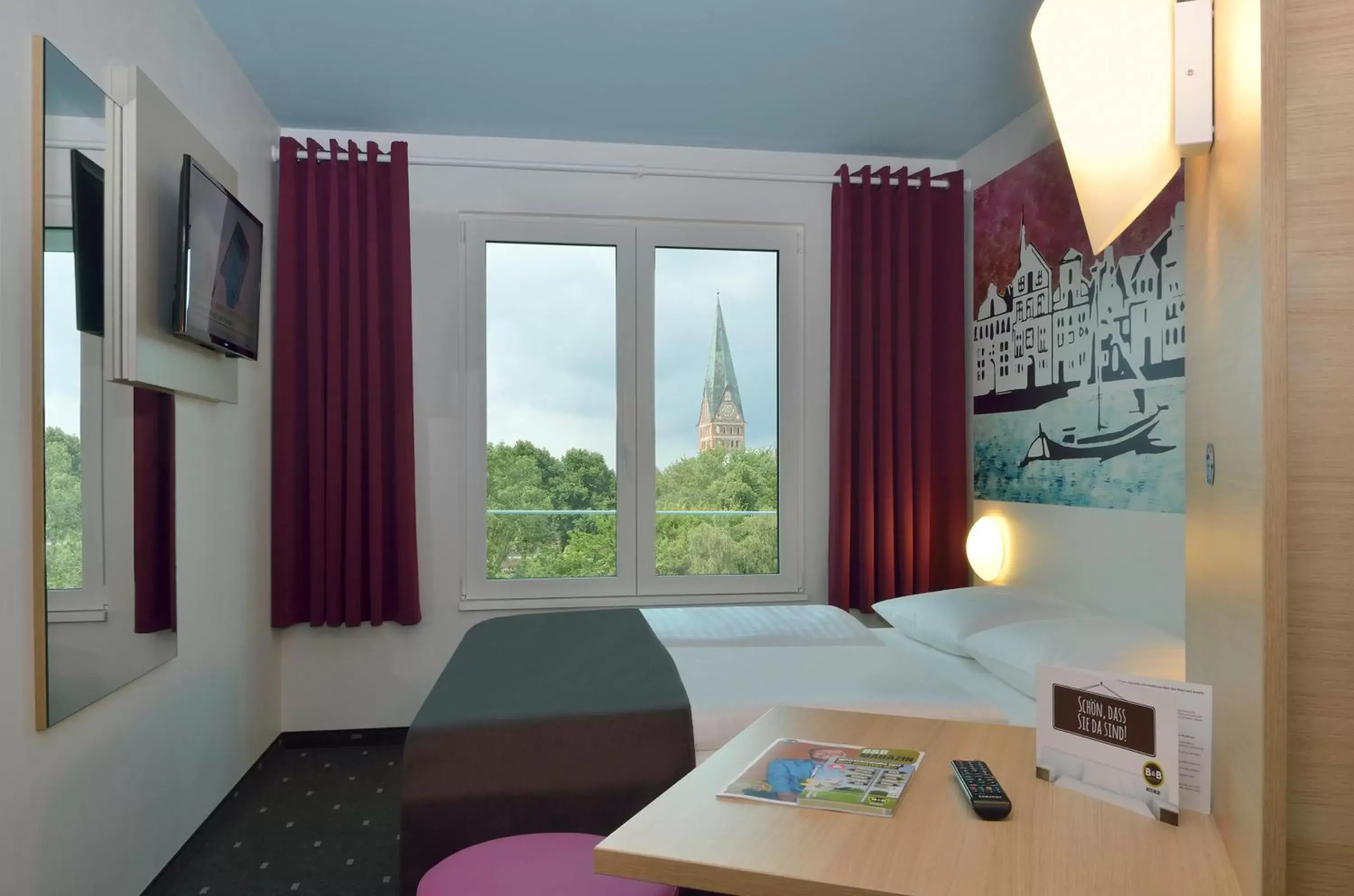 Photo of the whole room in B&B Hotel Lüneburg