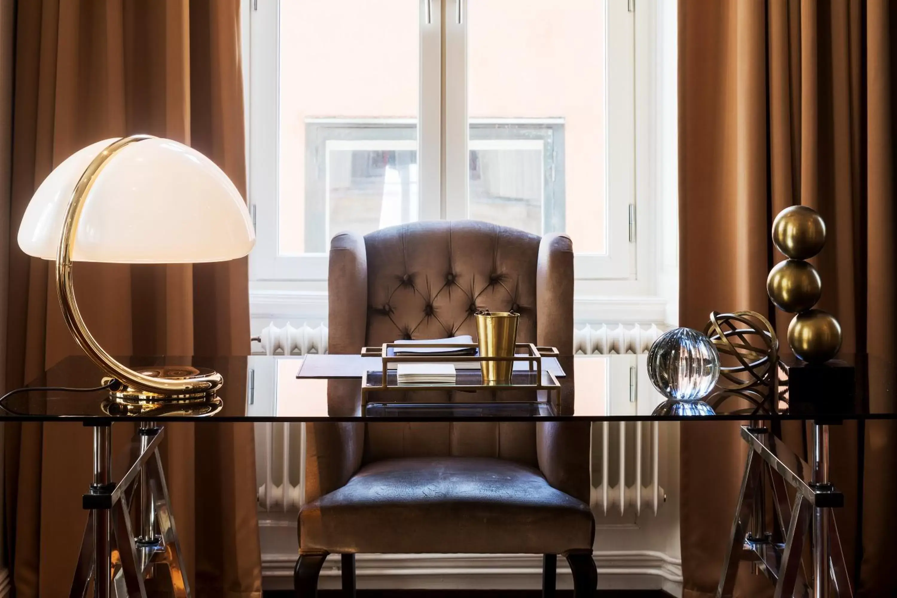 Living room, Seating Area in Lydmar Hotel