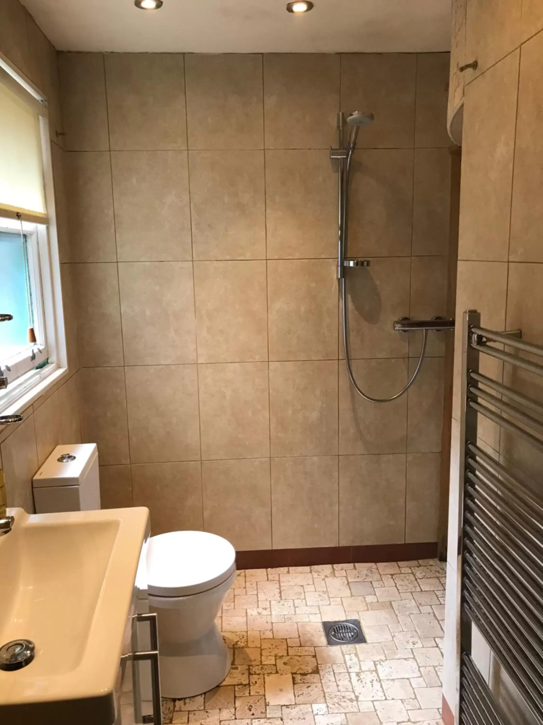 Shower, Bathroom in Ashtree House Hotel, Glasgow Airport & Paisley