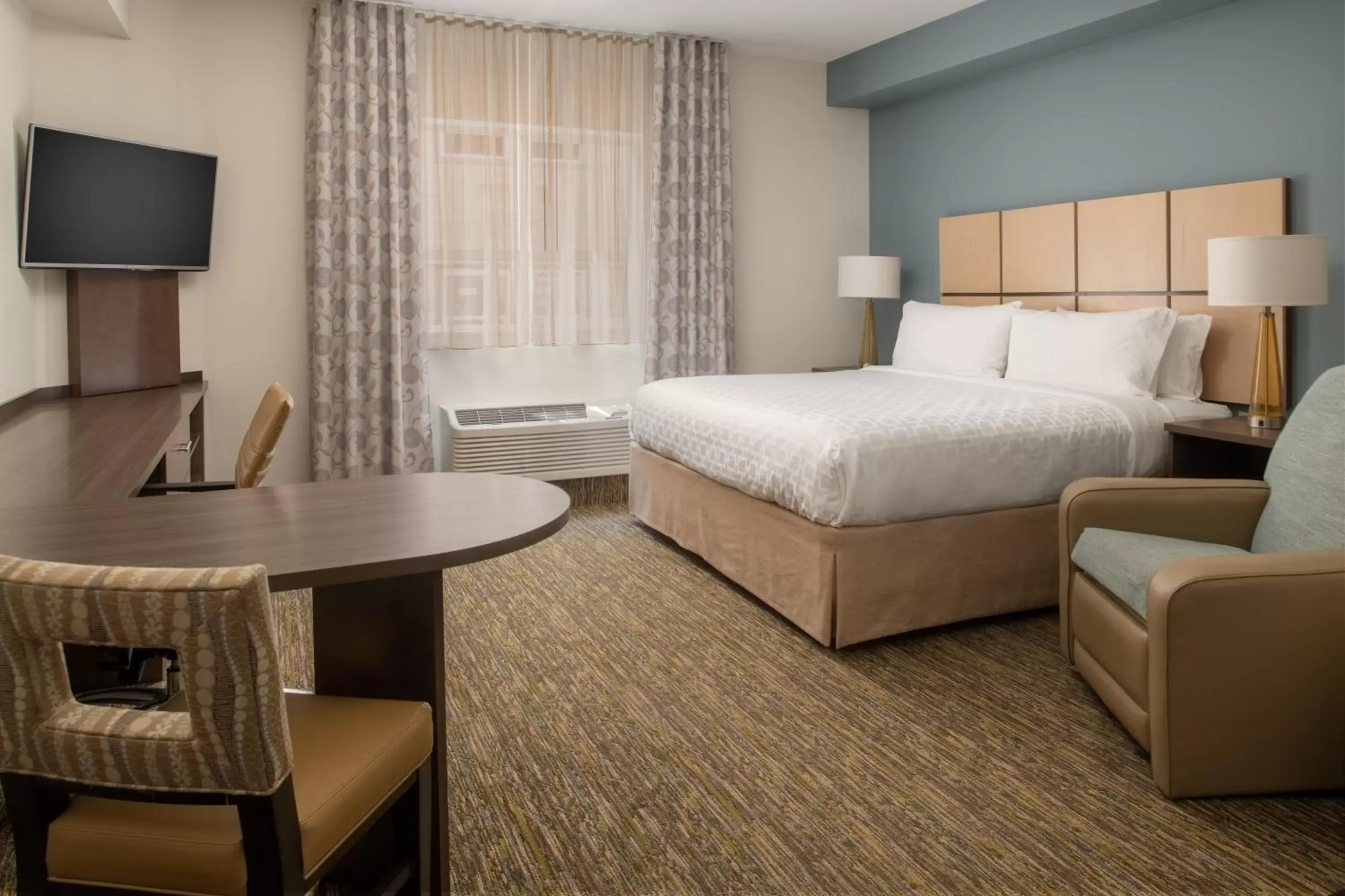 Photo of the whole room, Bed in Candlewood Suites Vancouver/Camas, an IHG Hotel