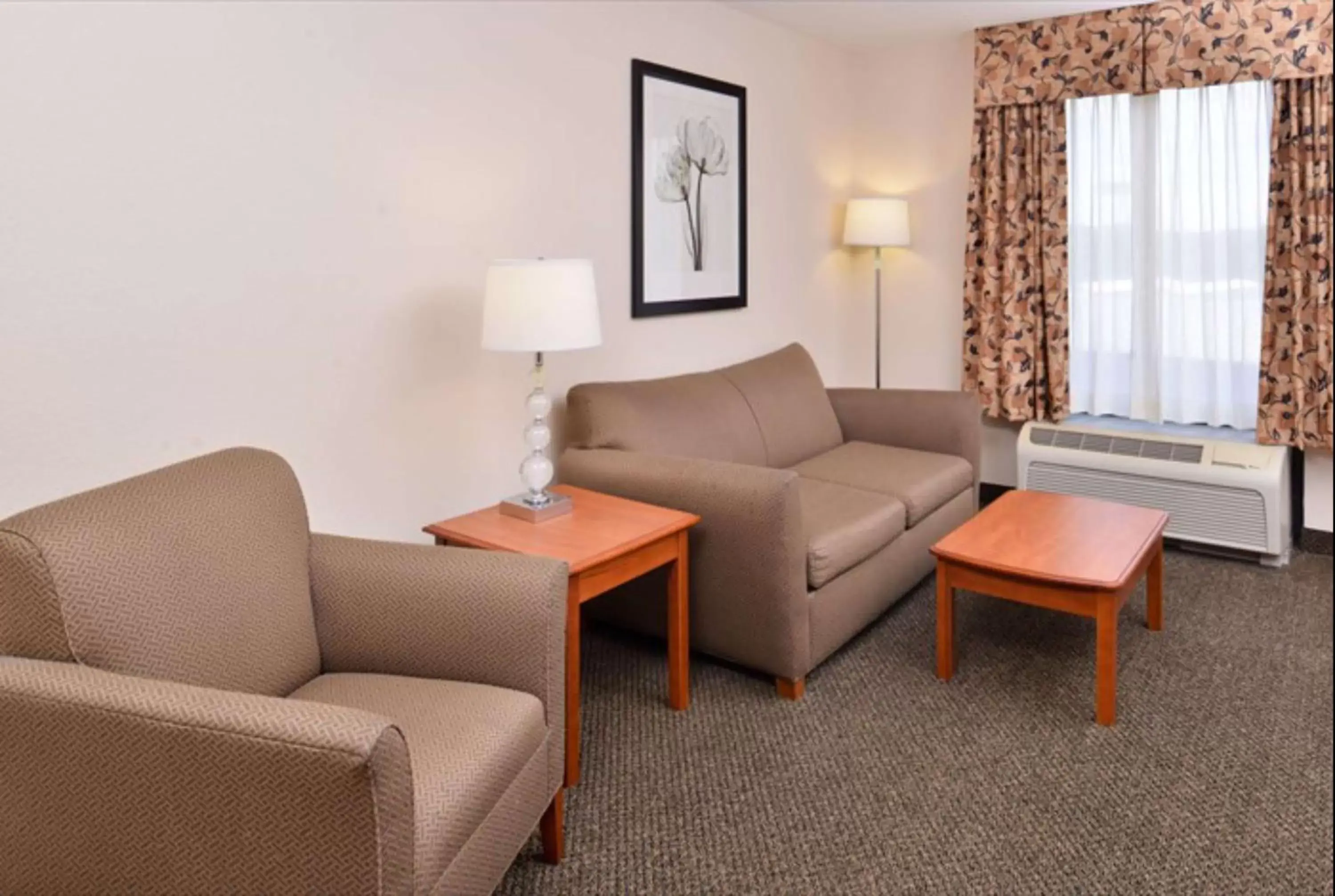 Living room, Seating Area in Hampton Inn & Suites Richmond