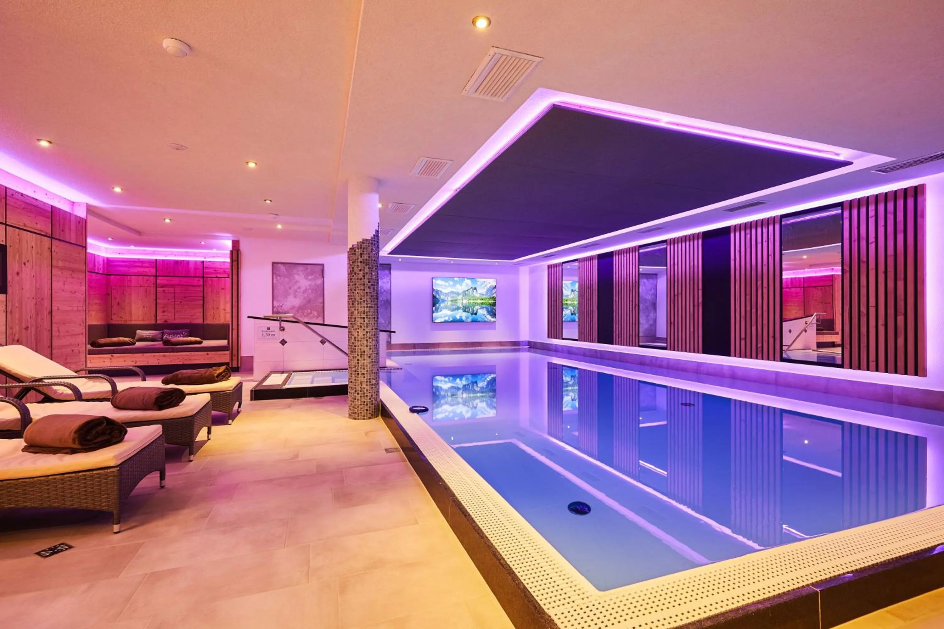 Swimming pool in Hotel Rupertihof