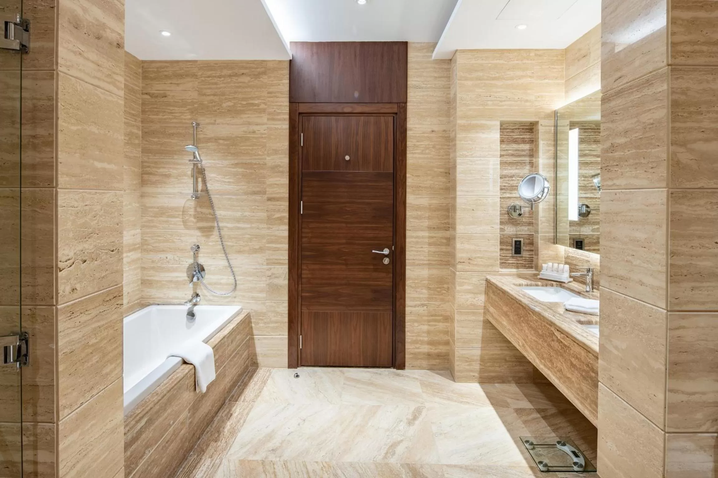 Shower in Radisson Blu Hotel, Jeddah Al Salam