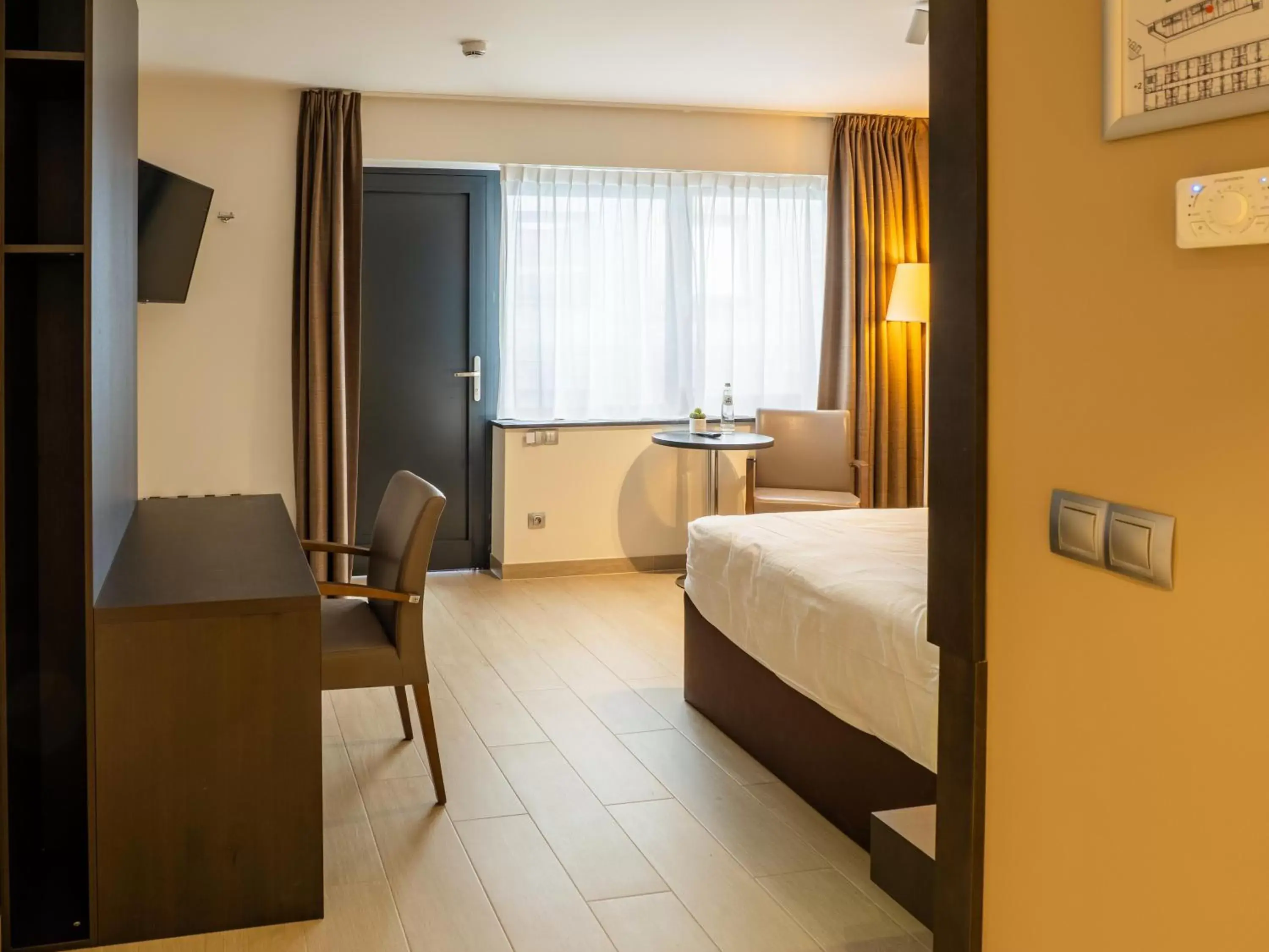 Photo of the whole room, Bed in Tower Hotel Aalst Photo of the whole room, Bed in Tower Hotel Aalst