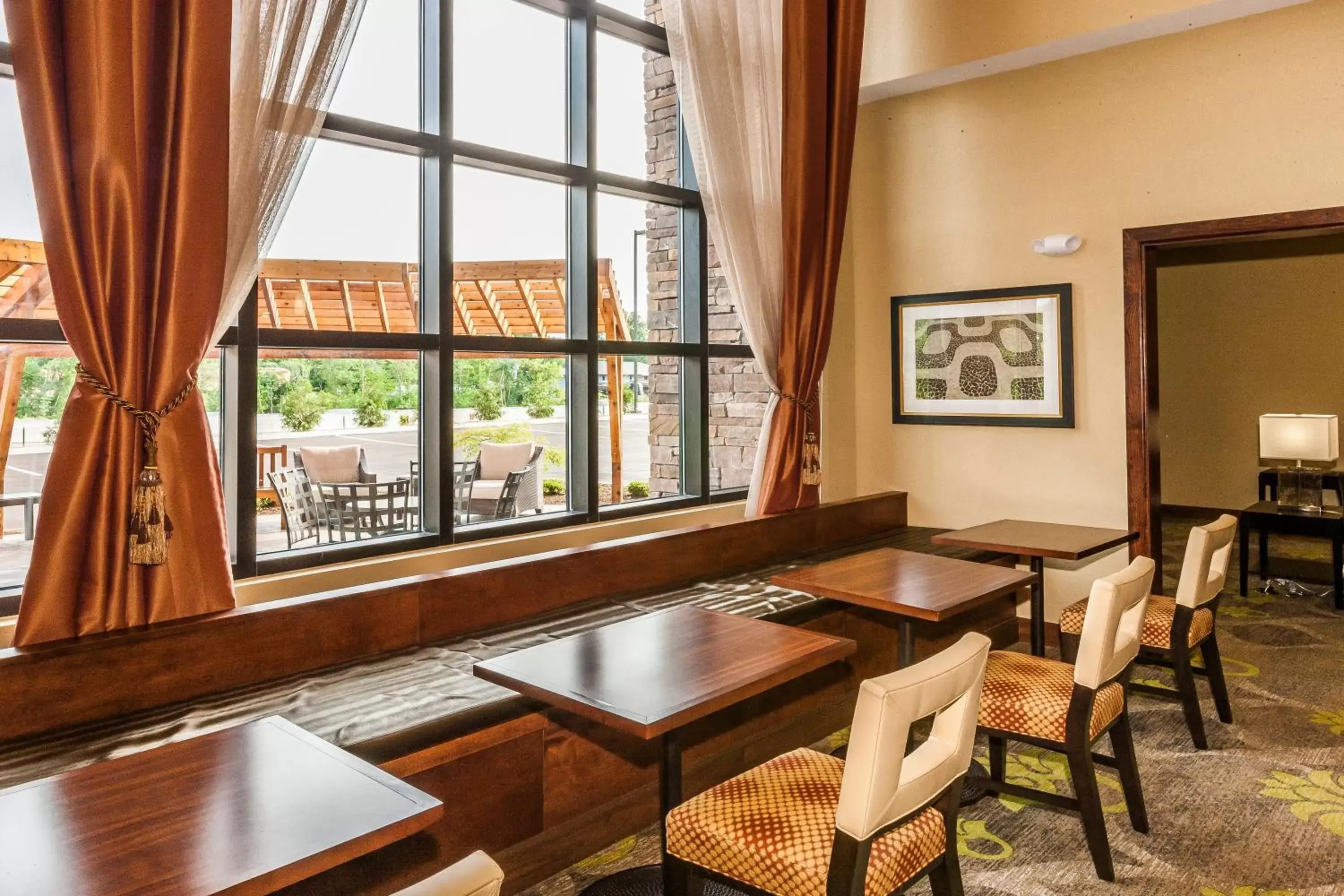 Lobby or reception, Restaurant/Places to Eat in Staybridge Suites Knoxville West, an IHG Hotel