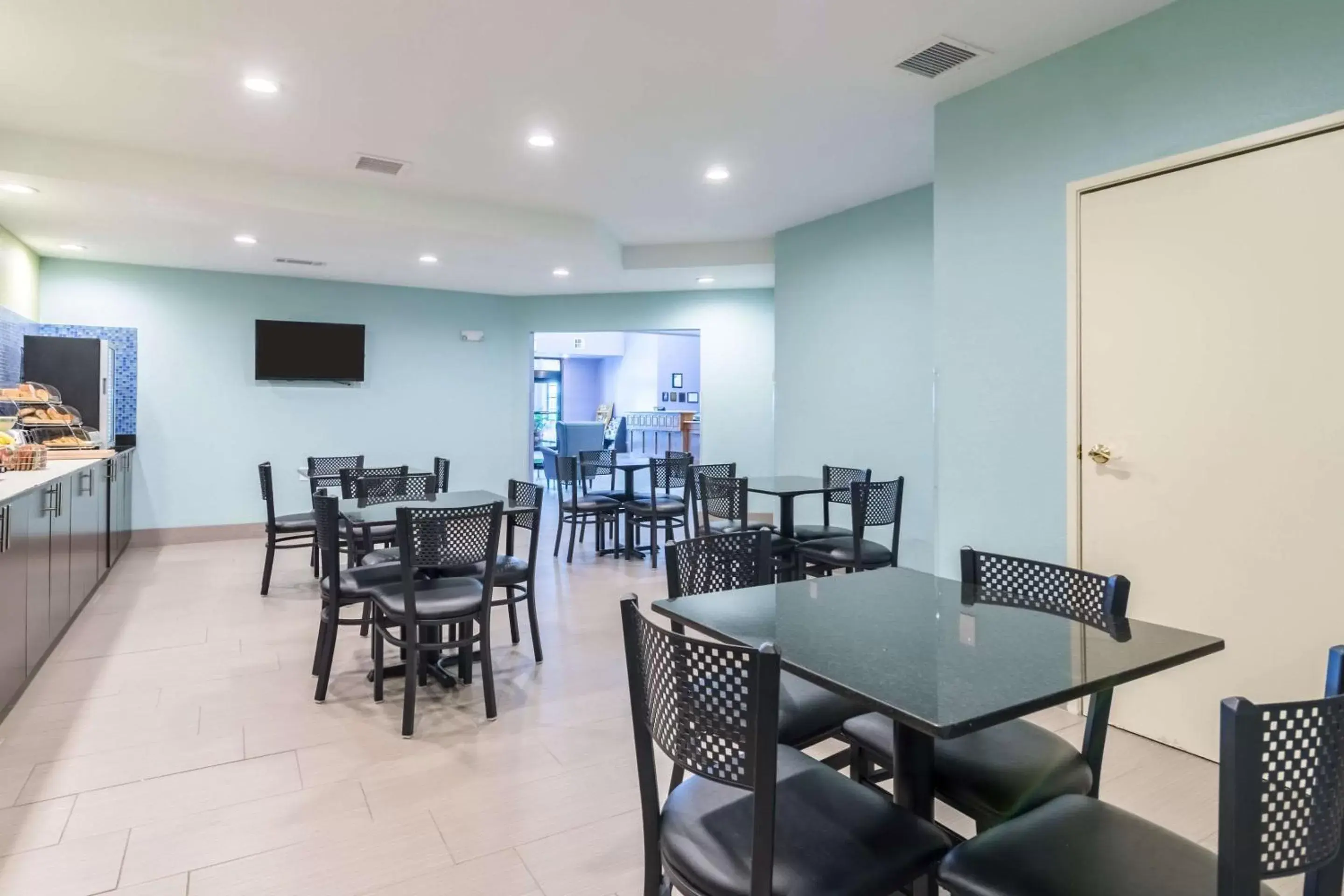 Restaurant/Places to Eat in Quality Inn and Suites Alma