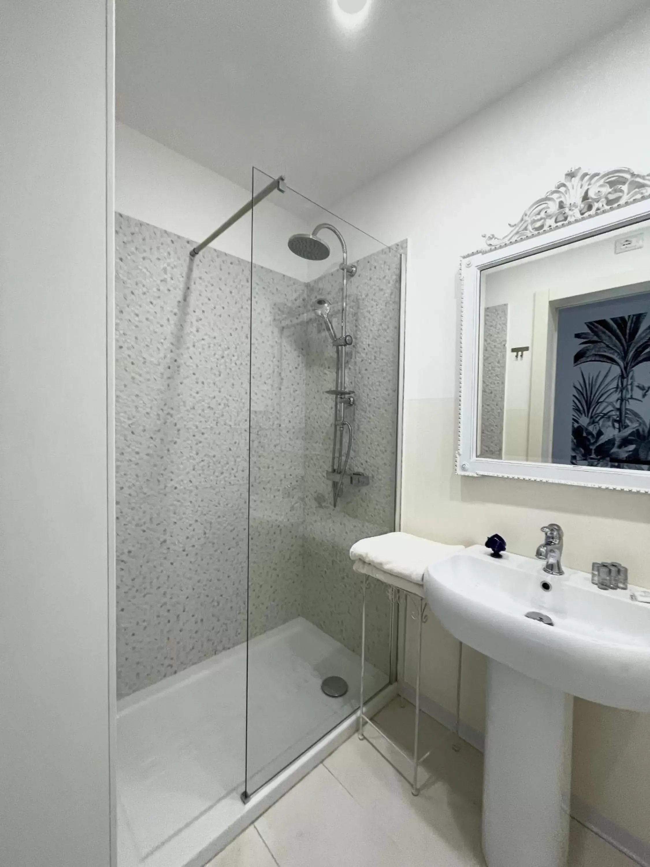 Shower, Bathroom in Li tre Santi