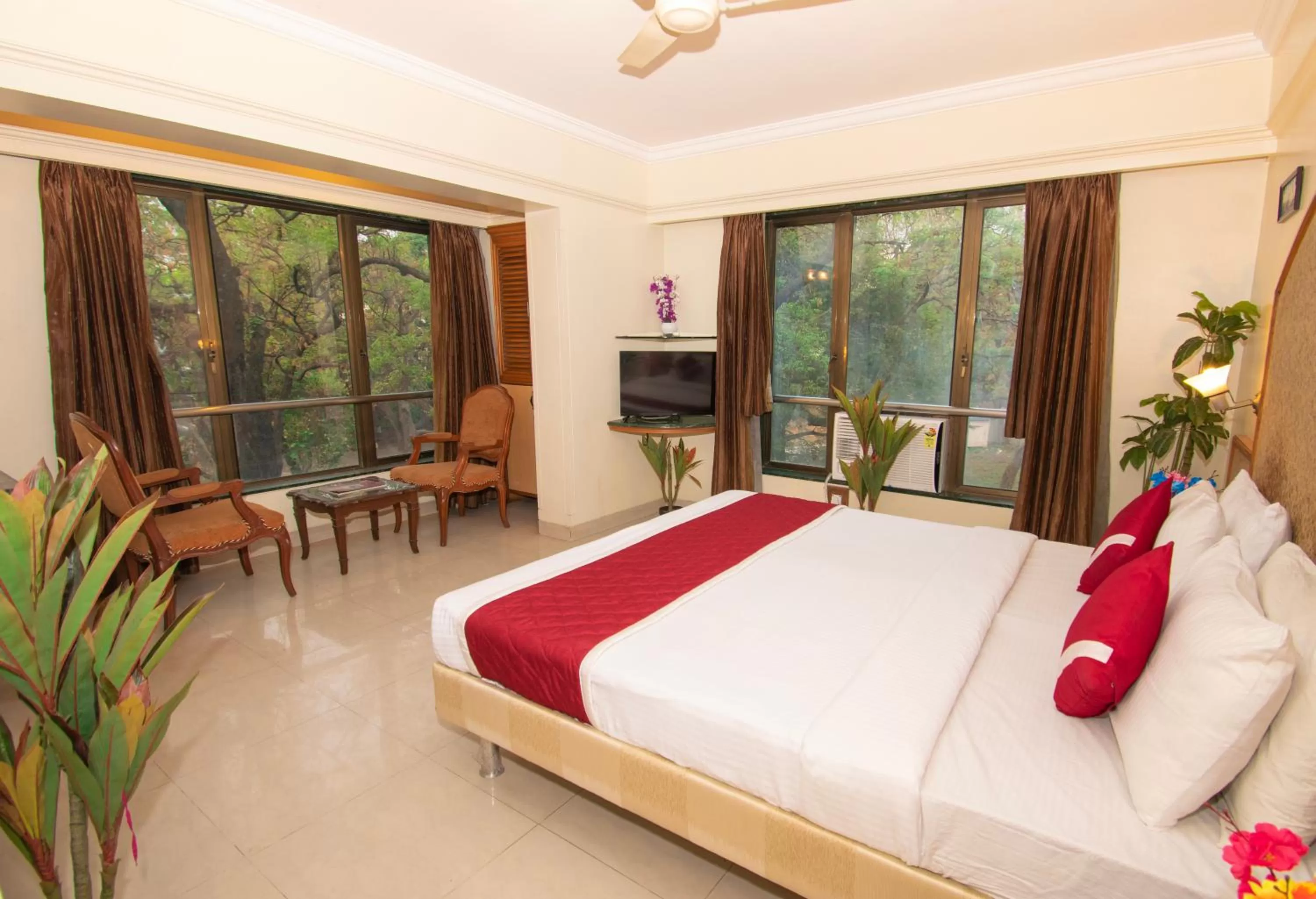 Photo of the whole room in Octave Bund Garden