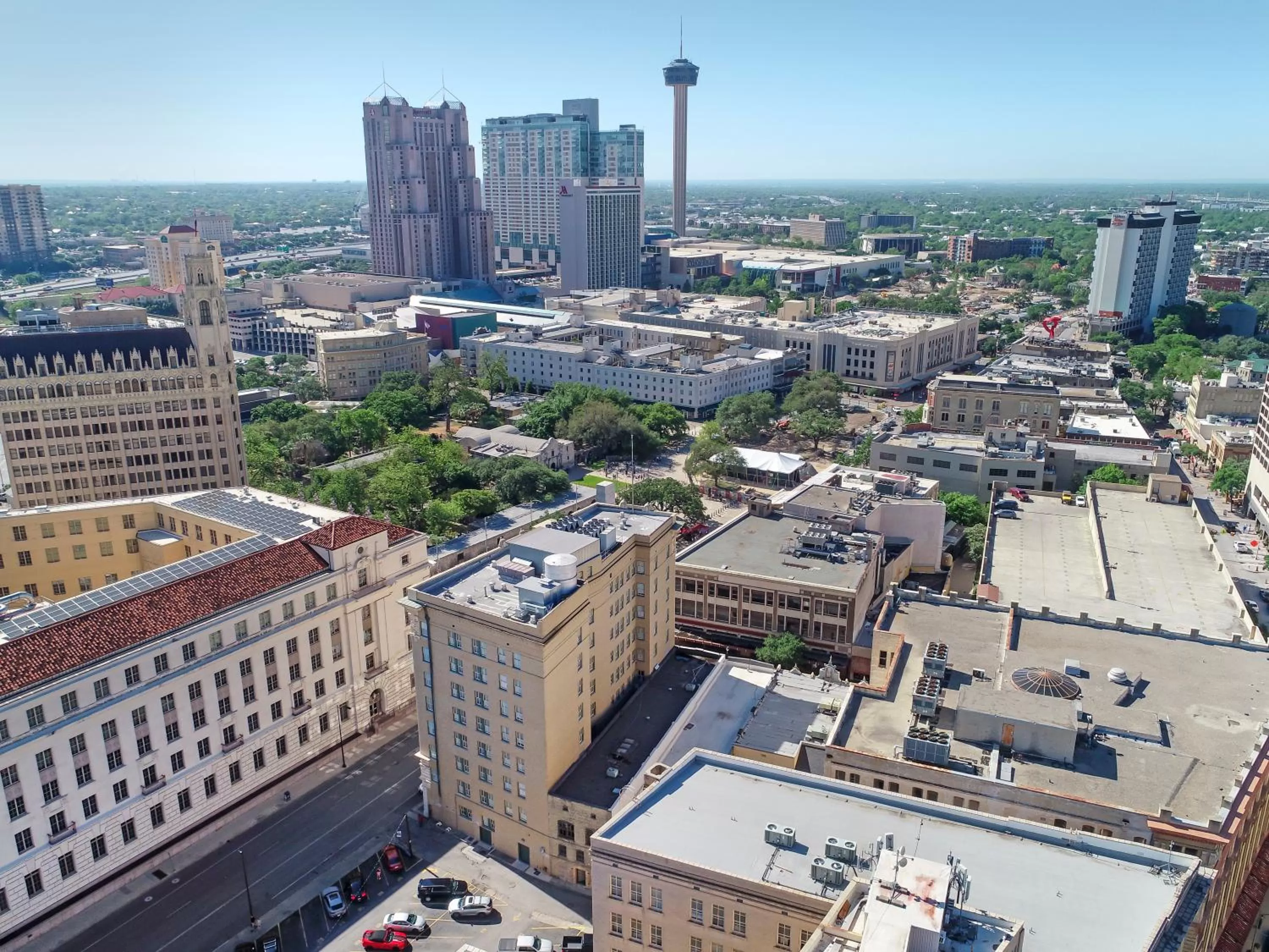 Property building in Hotel Gibbs Downtown Riverwalk