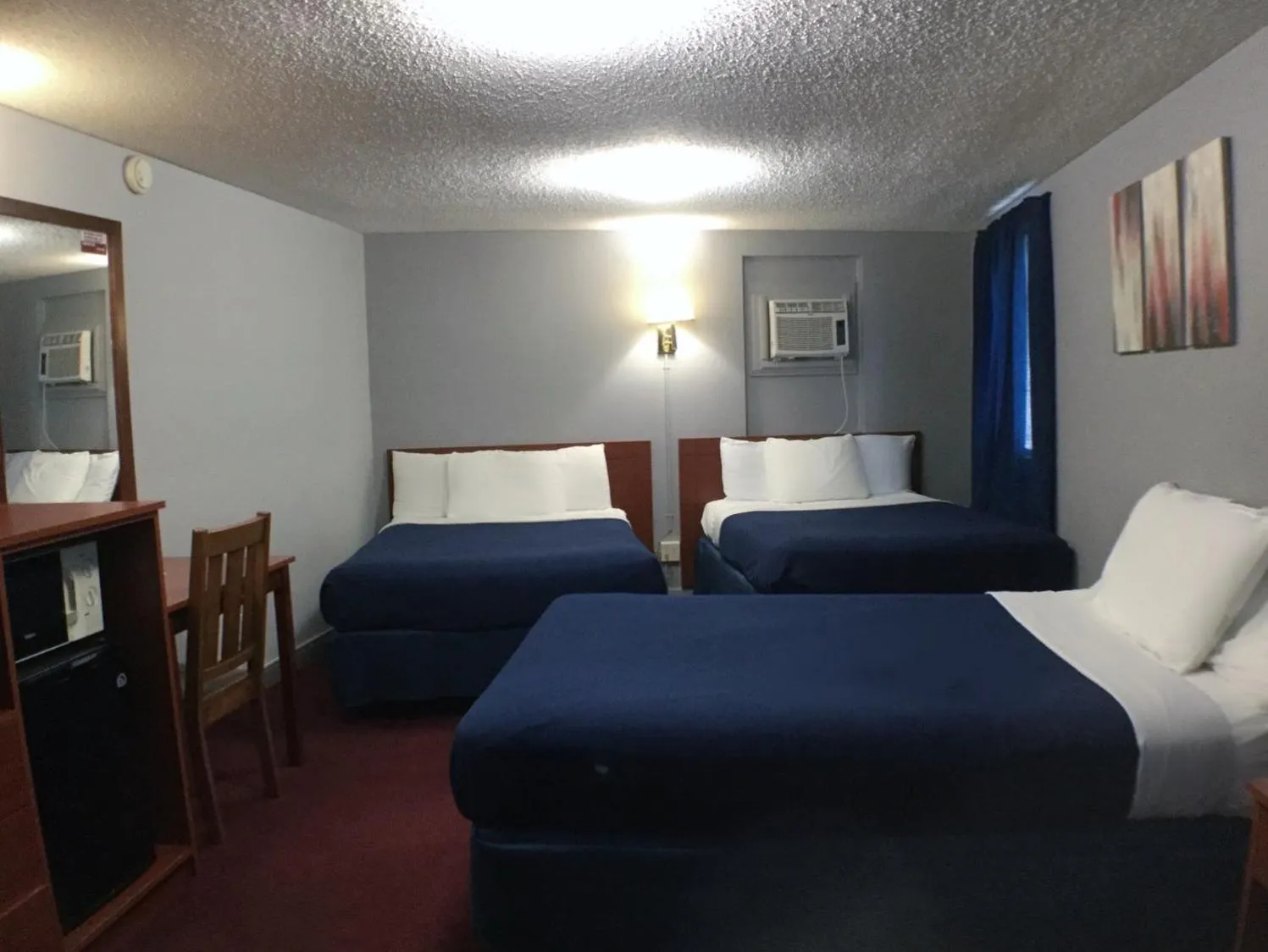 Photo of the whole room in Swiss Cottage Inn