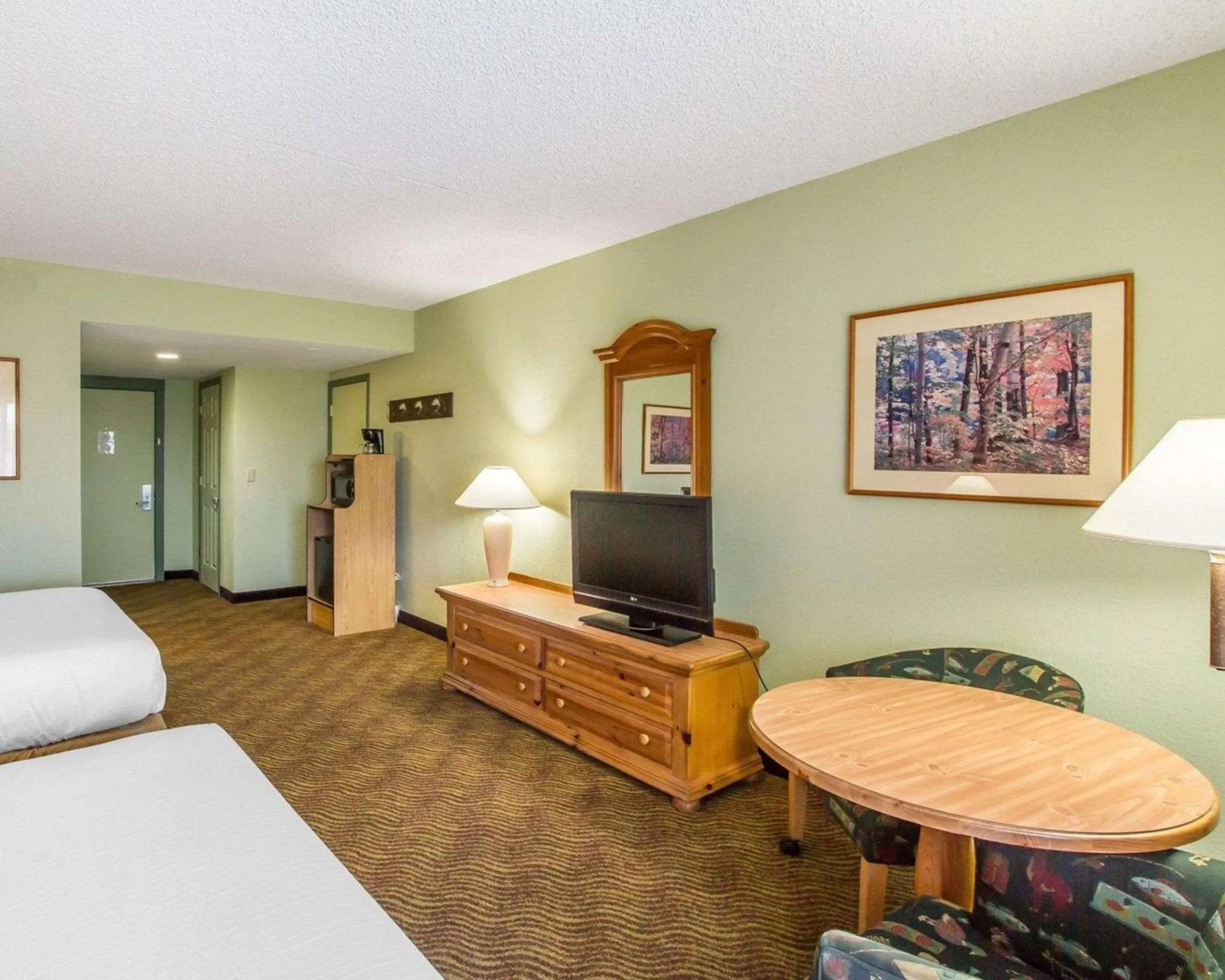 Standard Queen Room with Two Queen Beds and Patio - Non-Smoking in Quality Inn Payson
