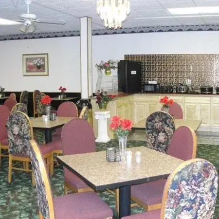 Restaurant/Places to Eat in Royal Inn