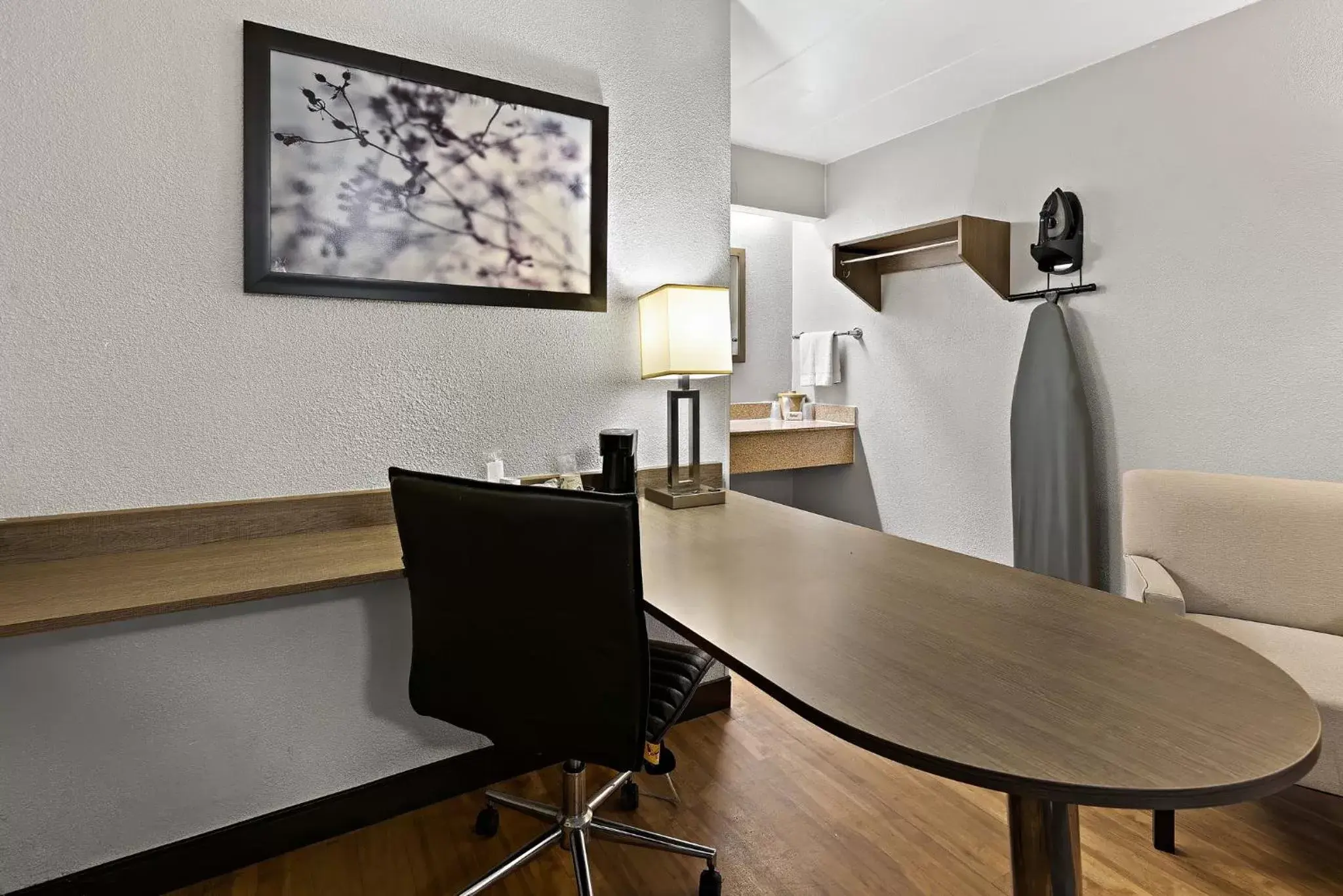 Photo of the whole room in Red Roof Inn Cleveland - Independence Photo of the whole room in Red Roof Inn Cleveland - Independence