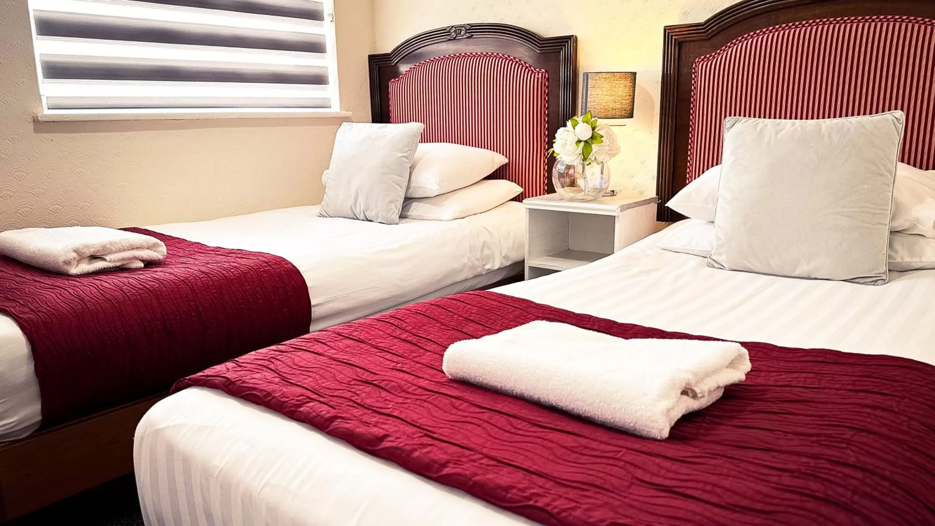 Bed in The Melville Hotel - Central Location