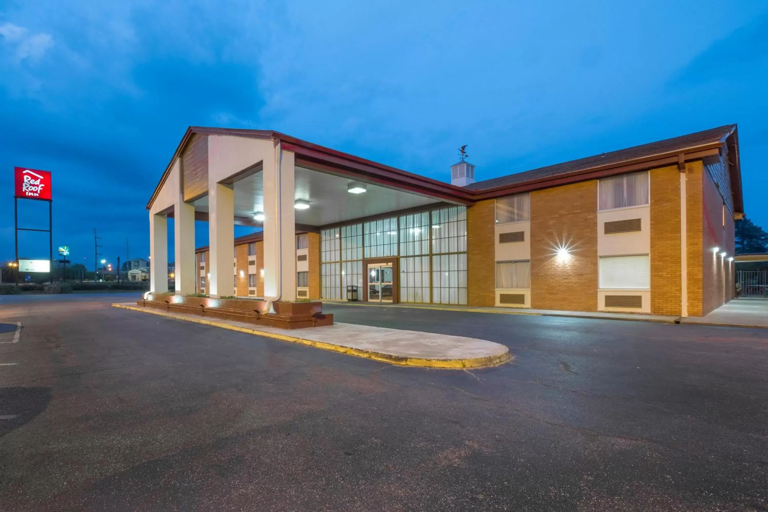 Property building, Facade/Entrance in Red Roof Inn Meridian