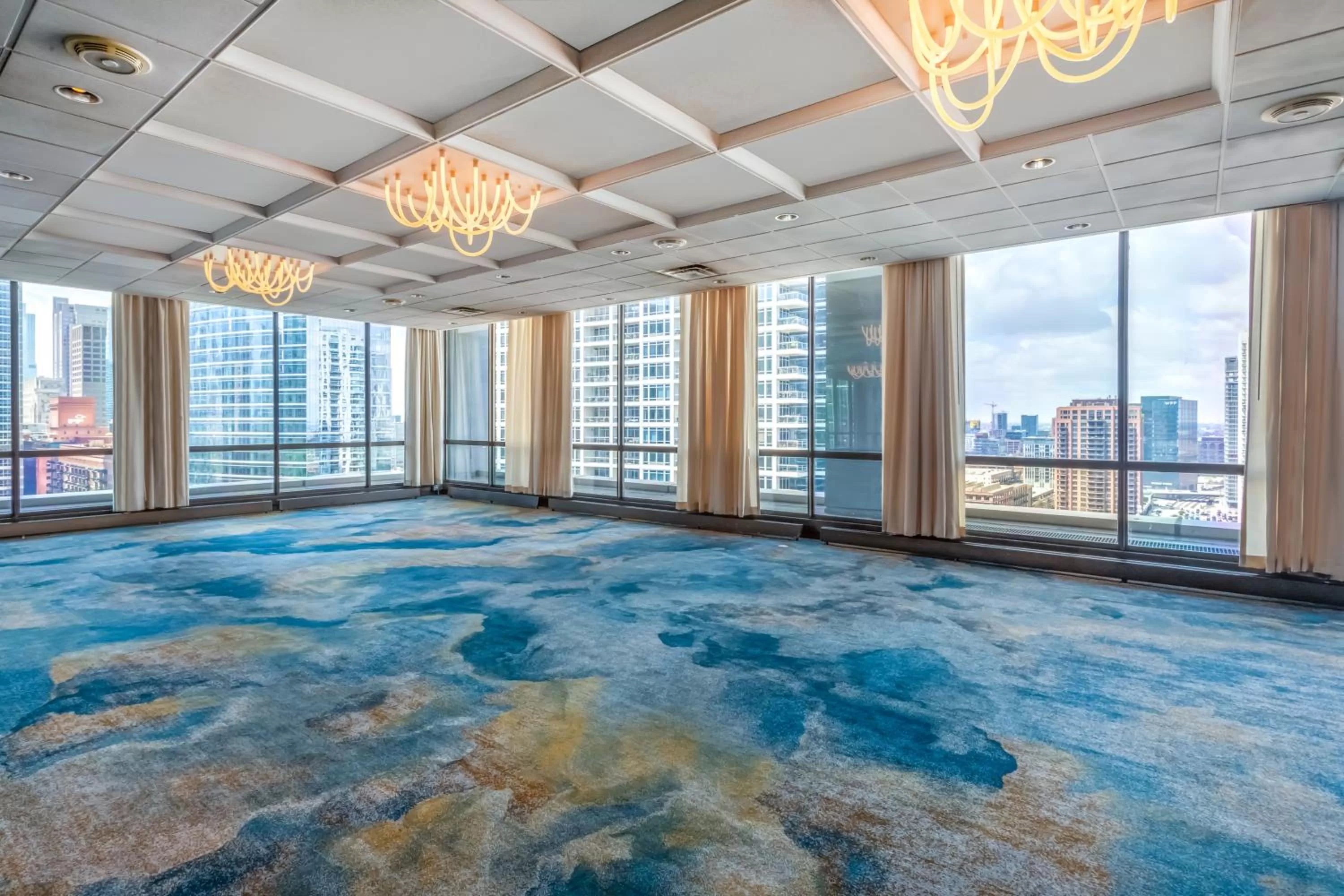 Meeting/conference room in voco Chicago Downtown - Riverwalk by IHG