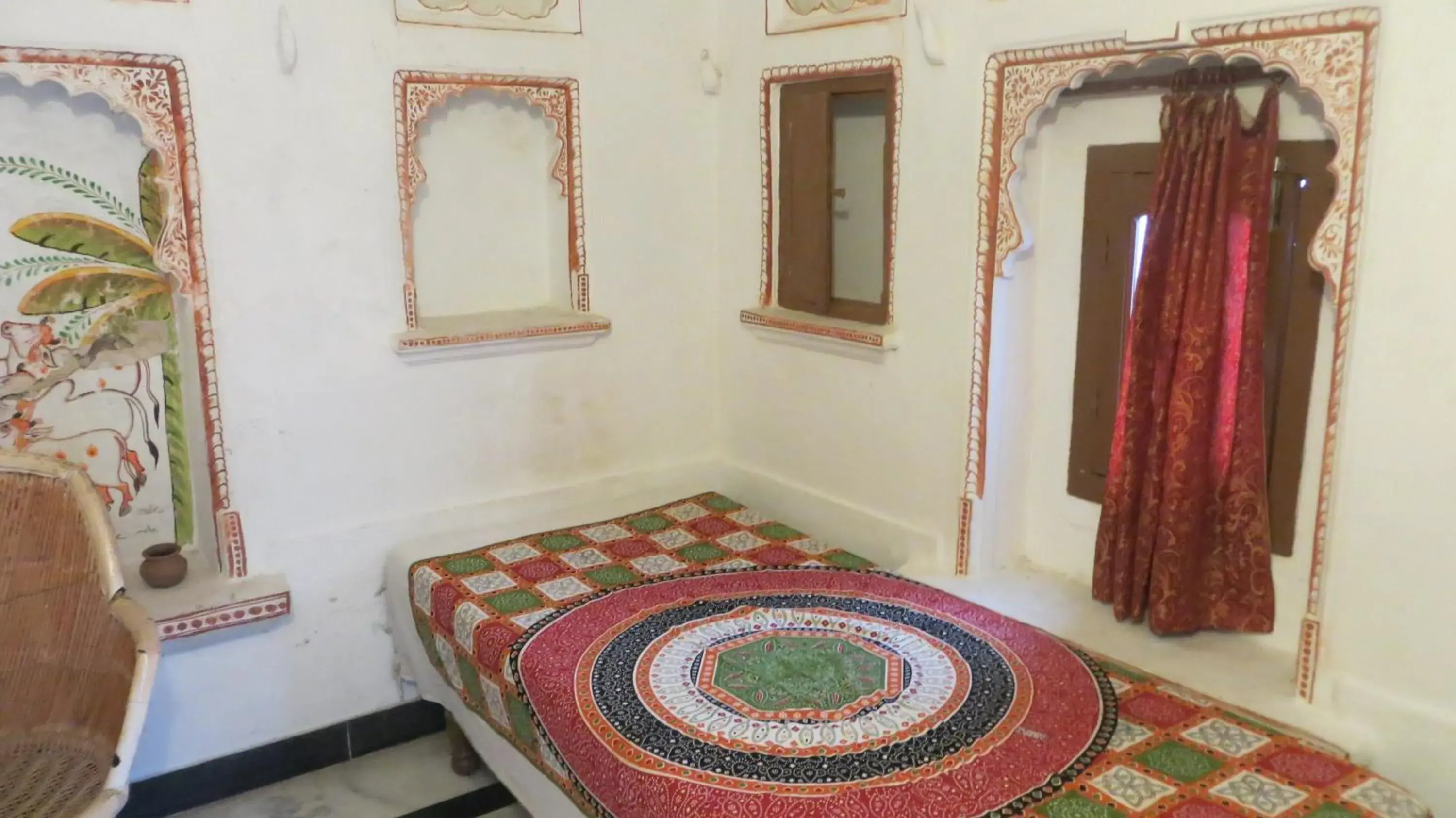 Decorative detail, Bed in Udai Haveli Guesthouse